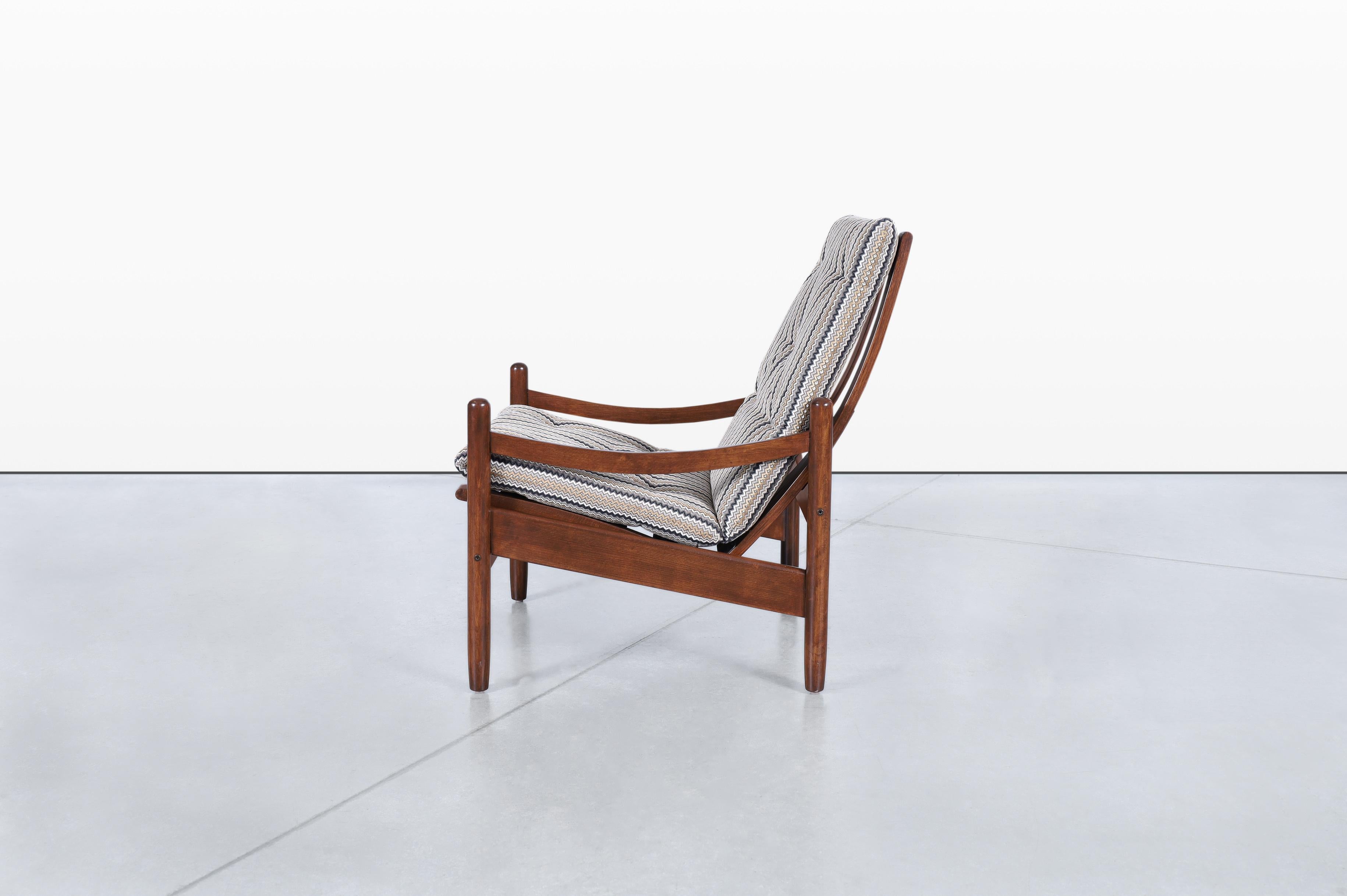 Sillones reclinables de nogal modernos de mediados de siglo en venta 1