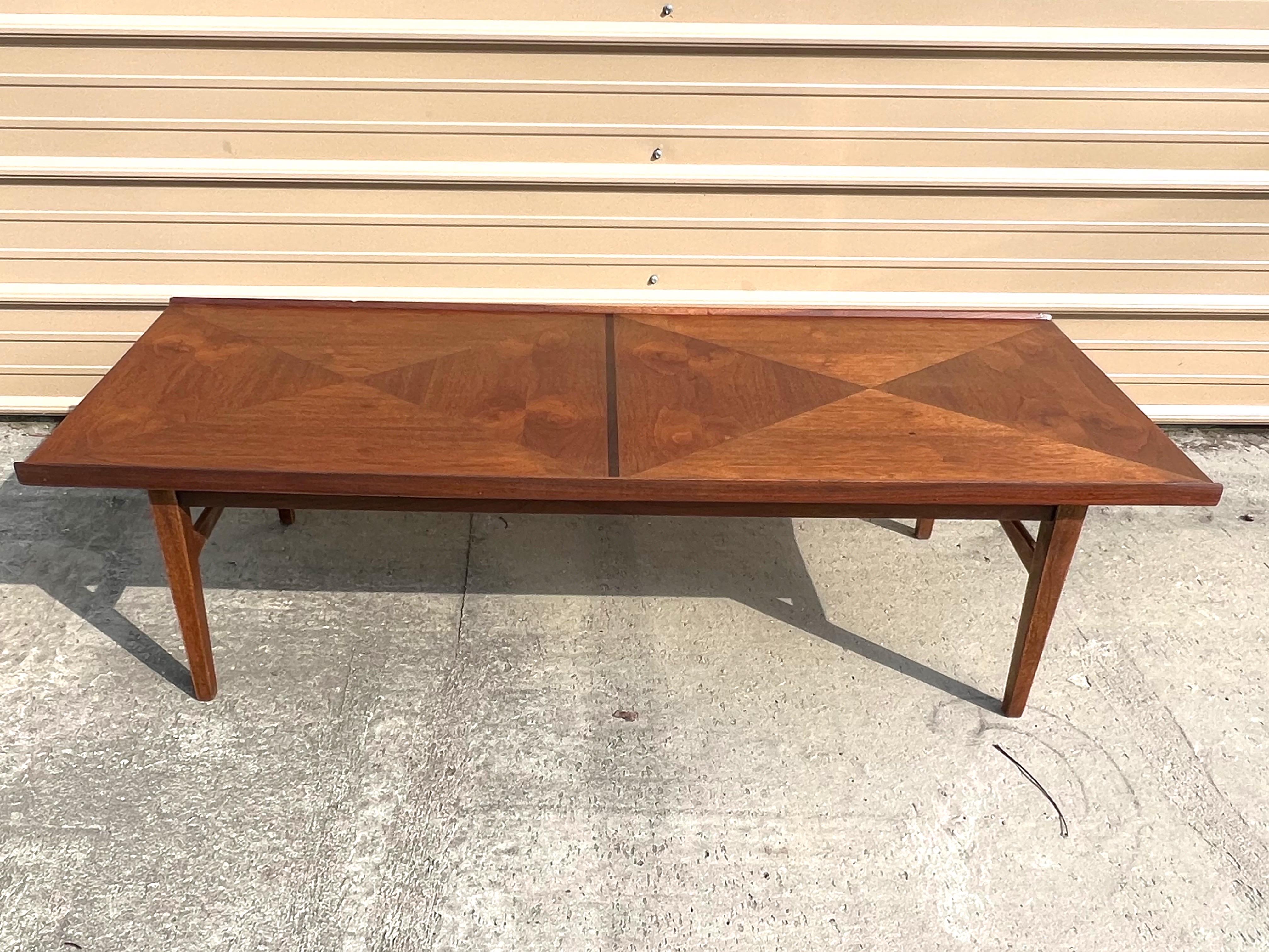 American Mid-Century Modern walnut rectangular coffee table For Sale