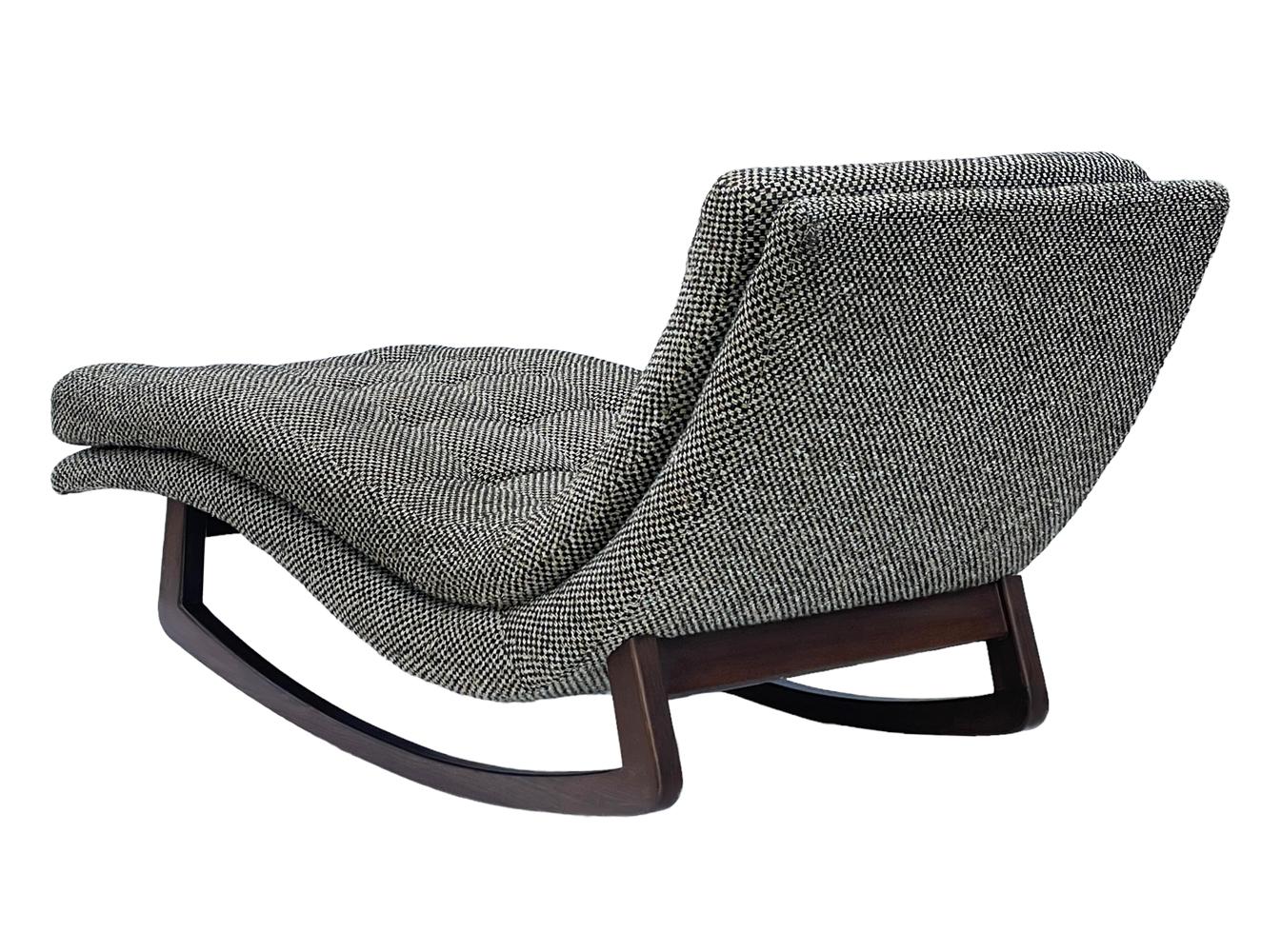 Mid Century Modern Walnut Rocking Chaise Lounge Chair after Adrian Pearsall For Sale 2