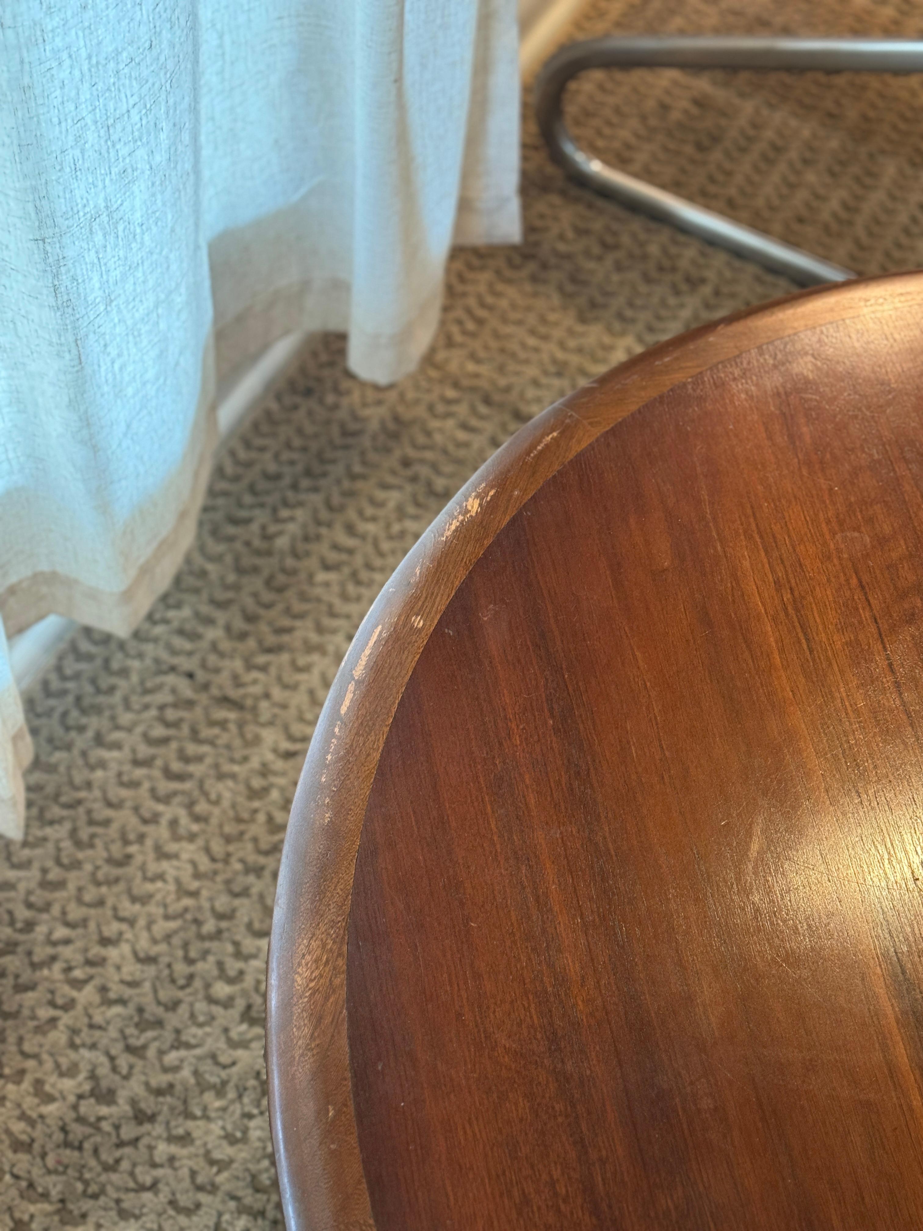 Mid-20th Century Mid century modern walnut round coffee table by Lane from Perception line For Sale