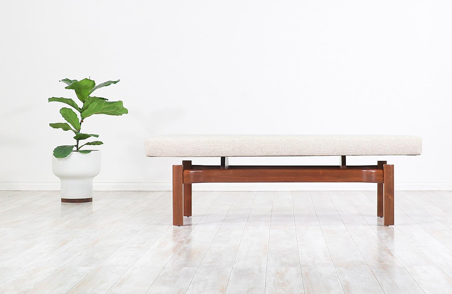 Mid-Century Modern Walnut Sculpted Floating Tufted Bench In Excellent Condition In Los Angeles, CA