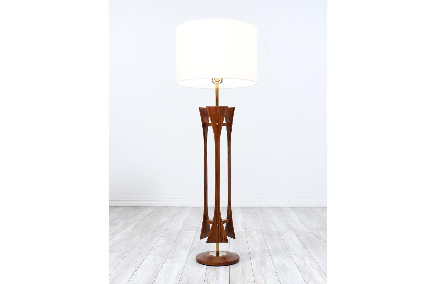 Mid-Century Modern Walnut Sculpted Floor Lamp with Brass Accents In Excellent Condition In Los Angeles, CA