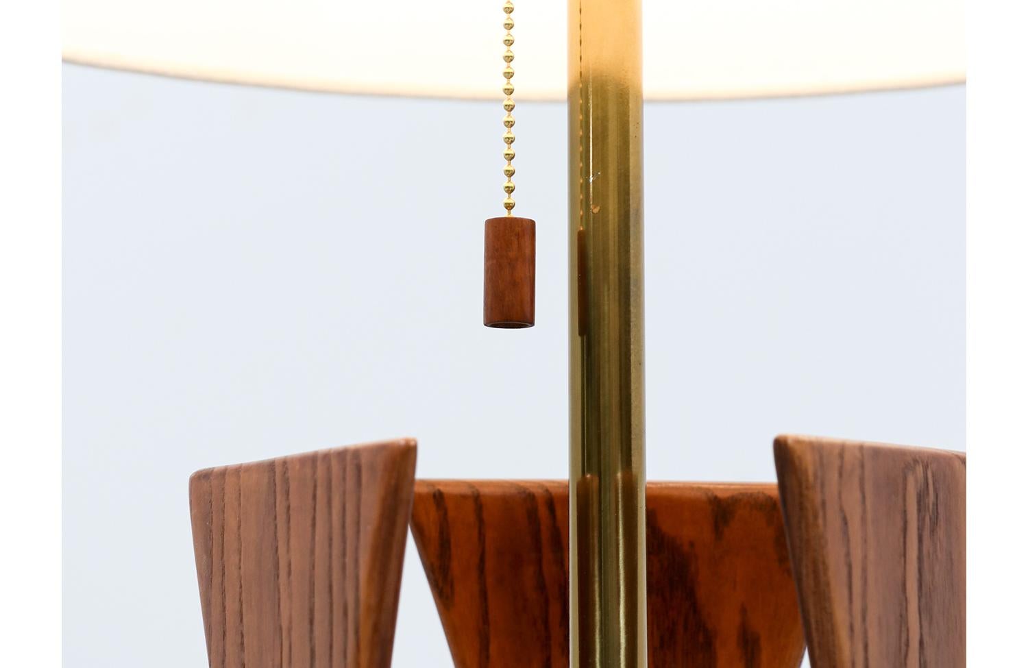 Mid-Century Modern Walnut Sculpted Floor Lamp with Brass Accents 3