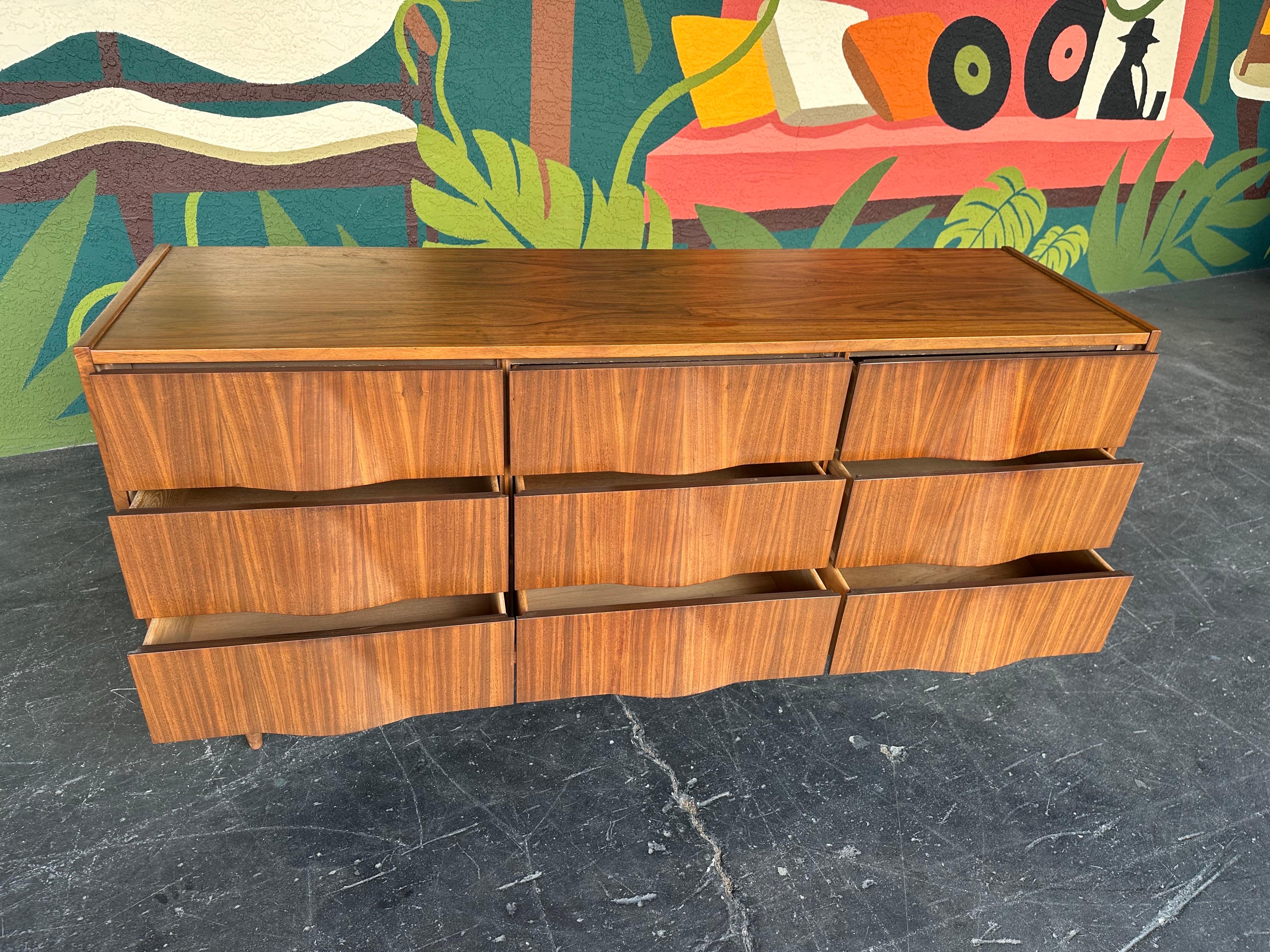 American Mid Century Modern Walnut Sculpted Front 9 Drawer Dresser