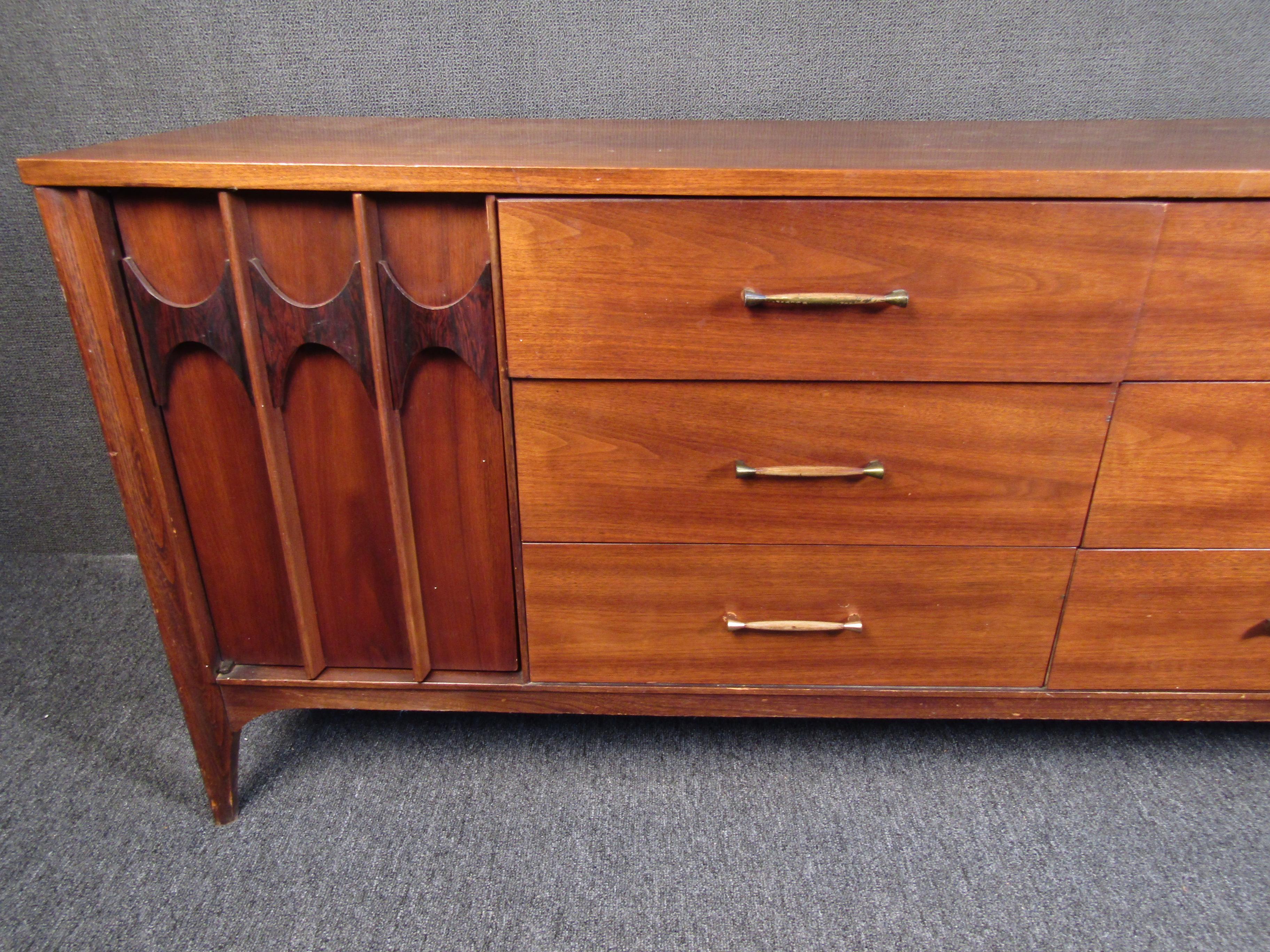 Mid-Century Modern Walnut Server by Kent Coffey In Good Condition For Sale In Brooklyn, NY