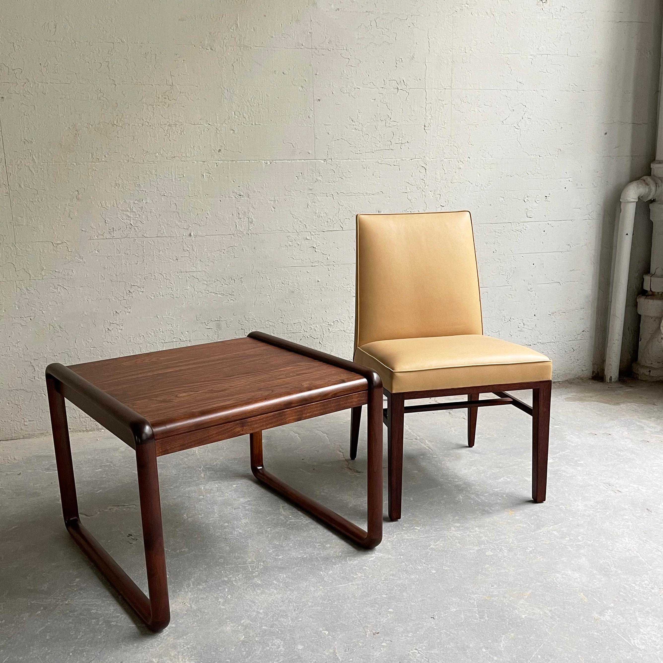 Mid-Century Modern Walnut Side Table by Gunlocke In Good Condition For Sale In Brooklyn, NY