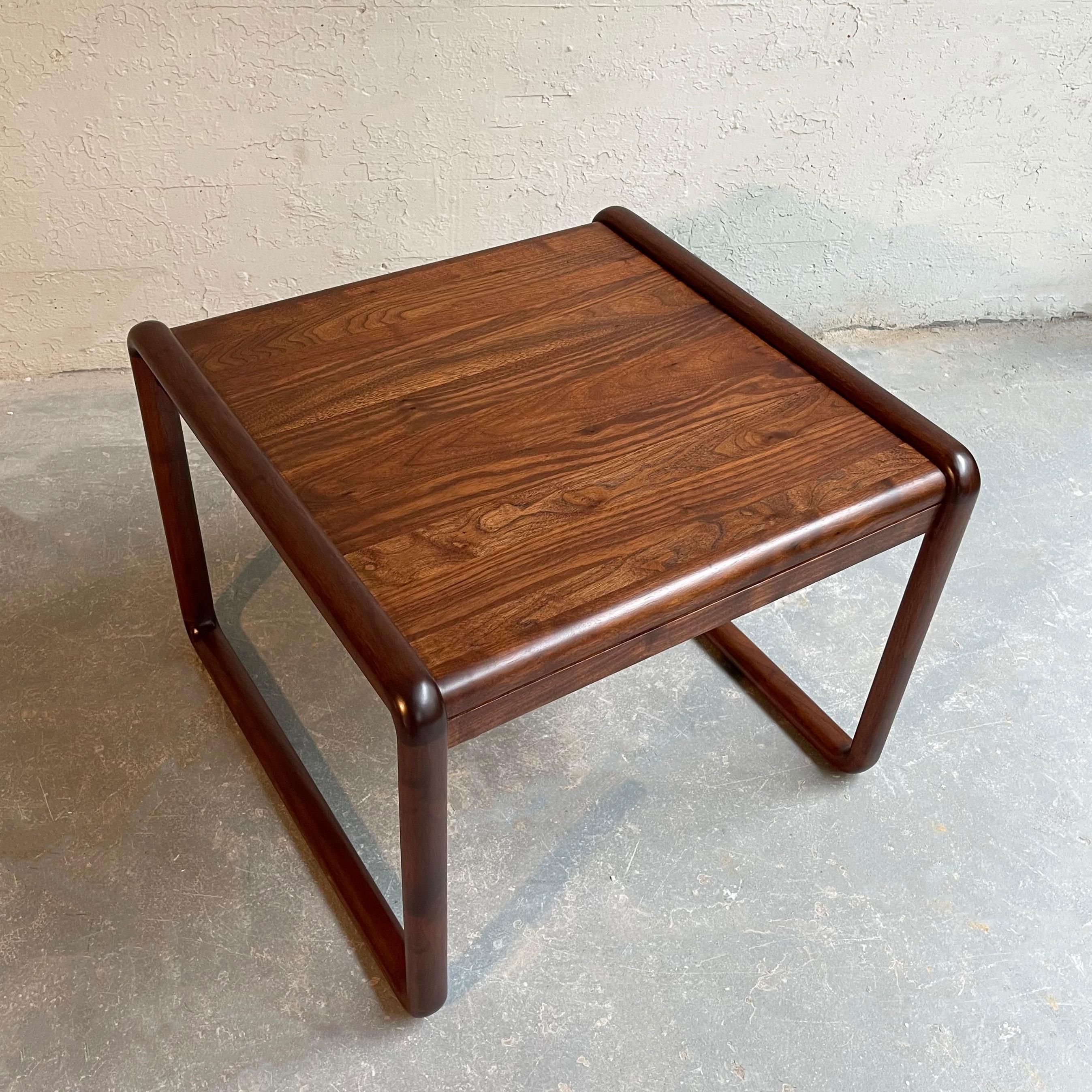 Mid-Century Modern Walnut Side Table by Gunlocke For Sale 1