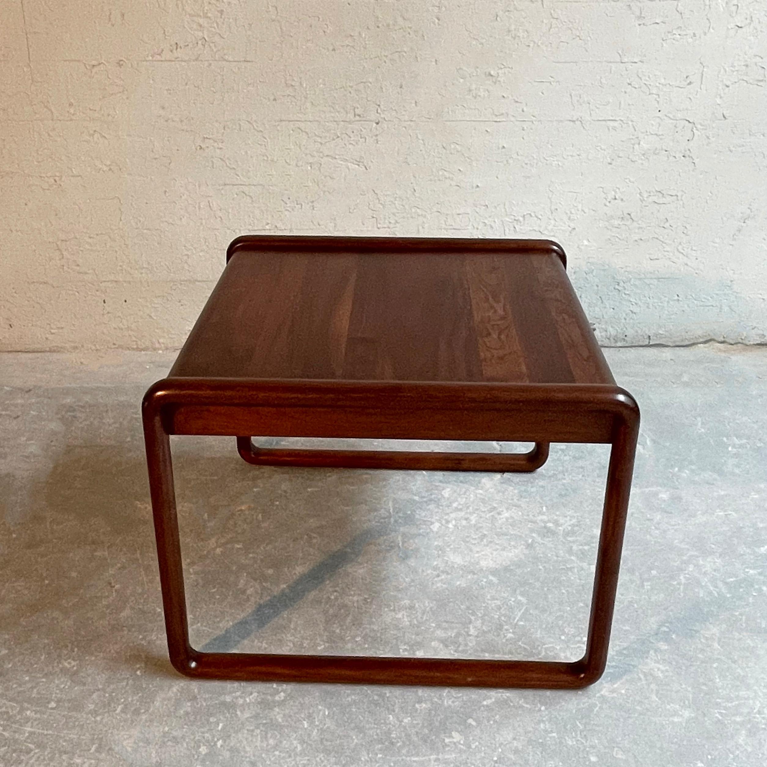 Mid-Century Modern Walnut Side Table by Gunlocke For Sale 3