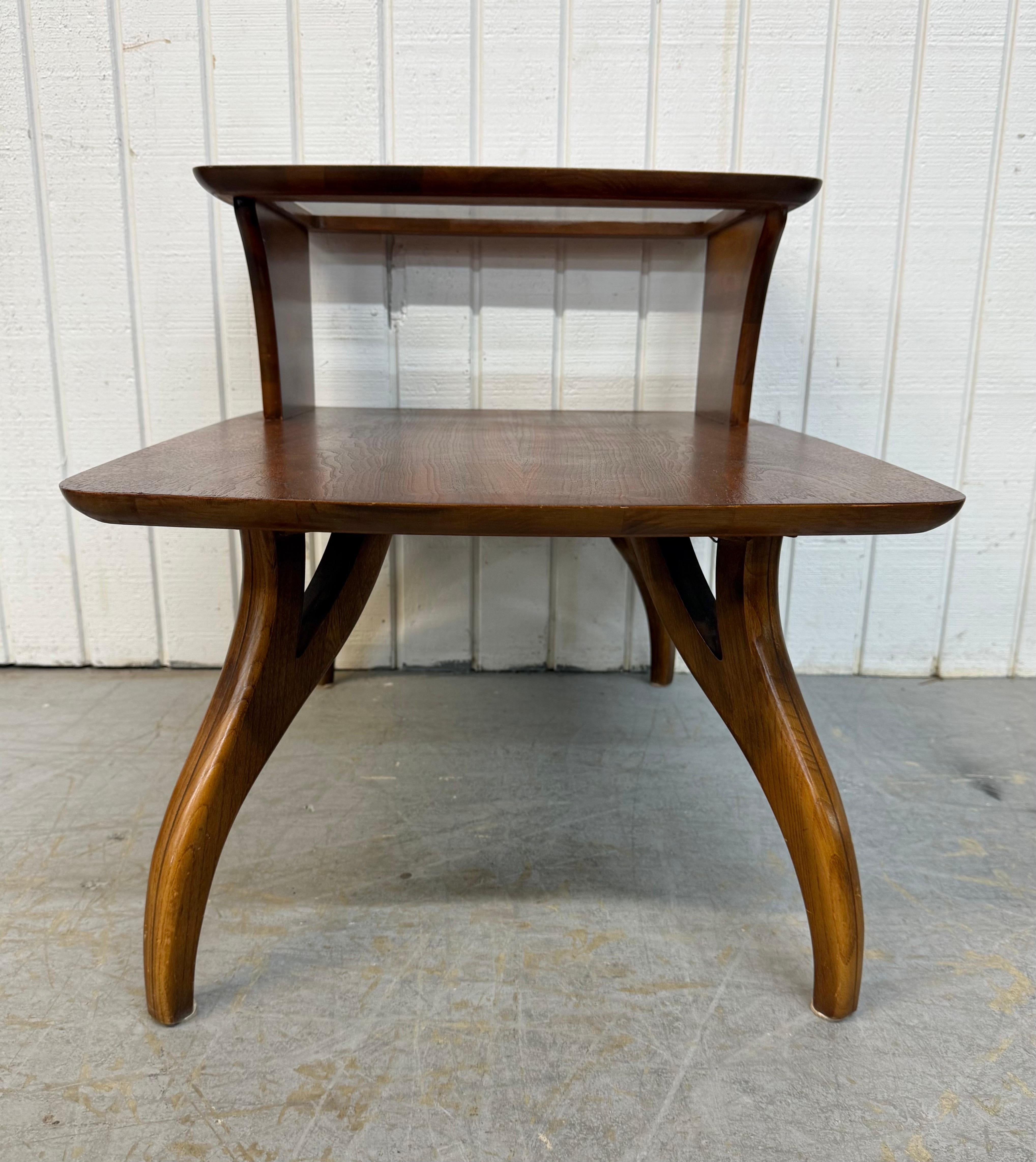 Mesas auxiliares de nogal modernas de mediados de siglo - Lote de 2 en venta 1