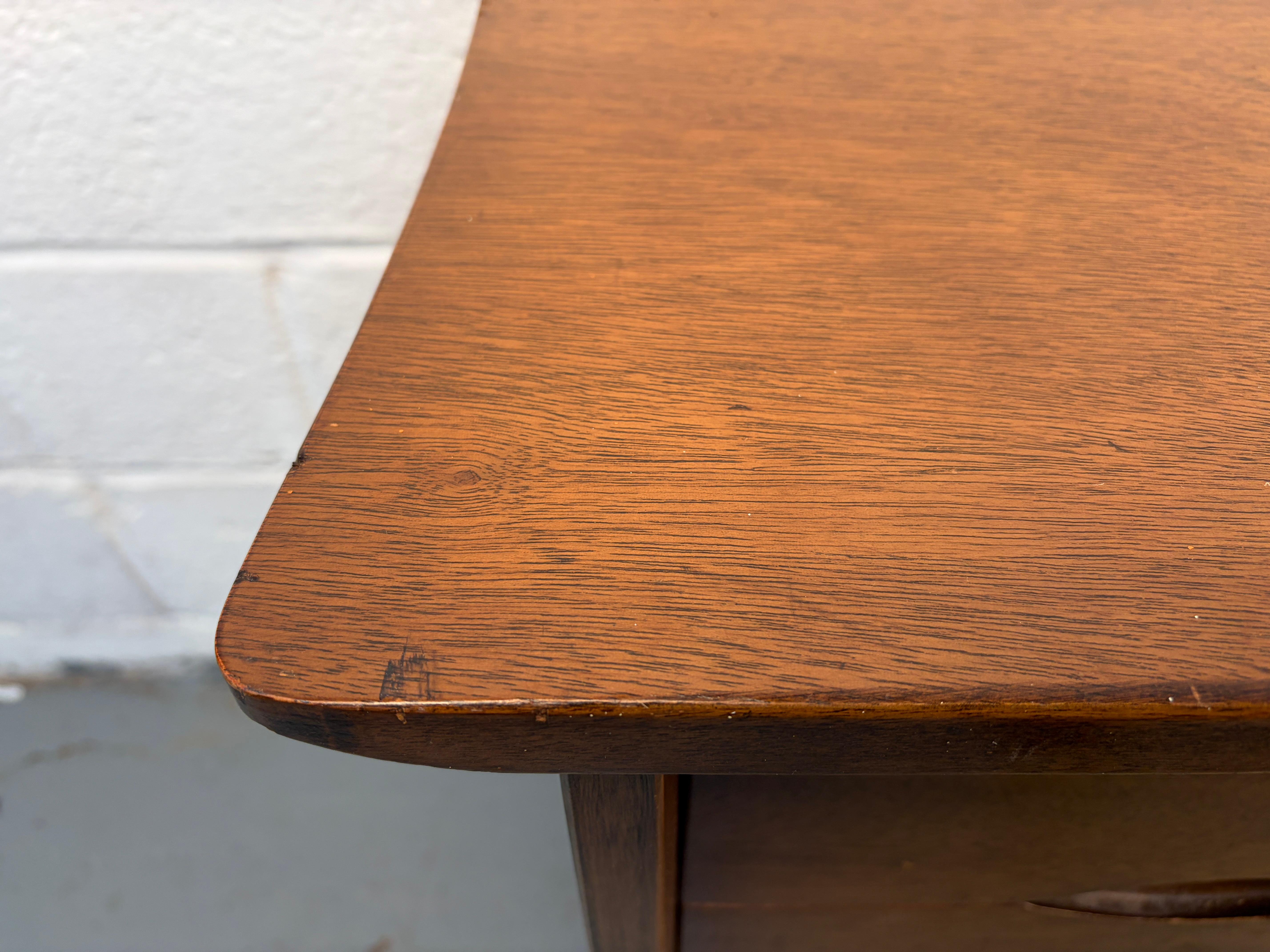 Credenza moderna in legno di noce di Bassett Furniture, Inc. in vendita 10