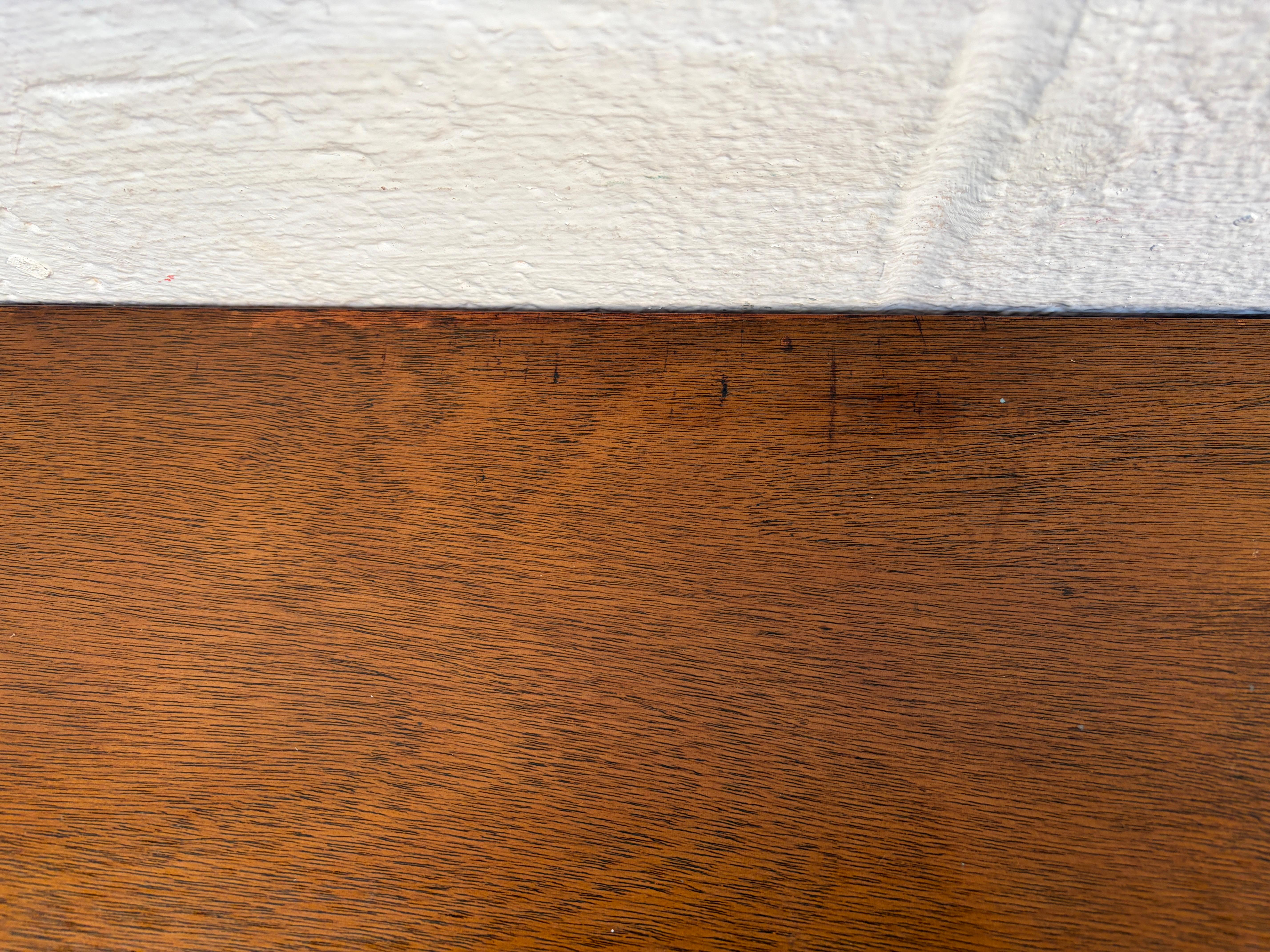 Credenza moderna in legno di noce di Bassett Furniture, Inc. in vendita 11