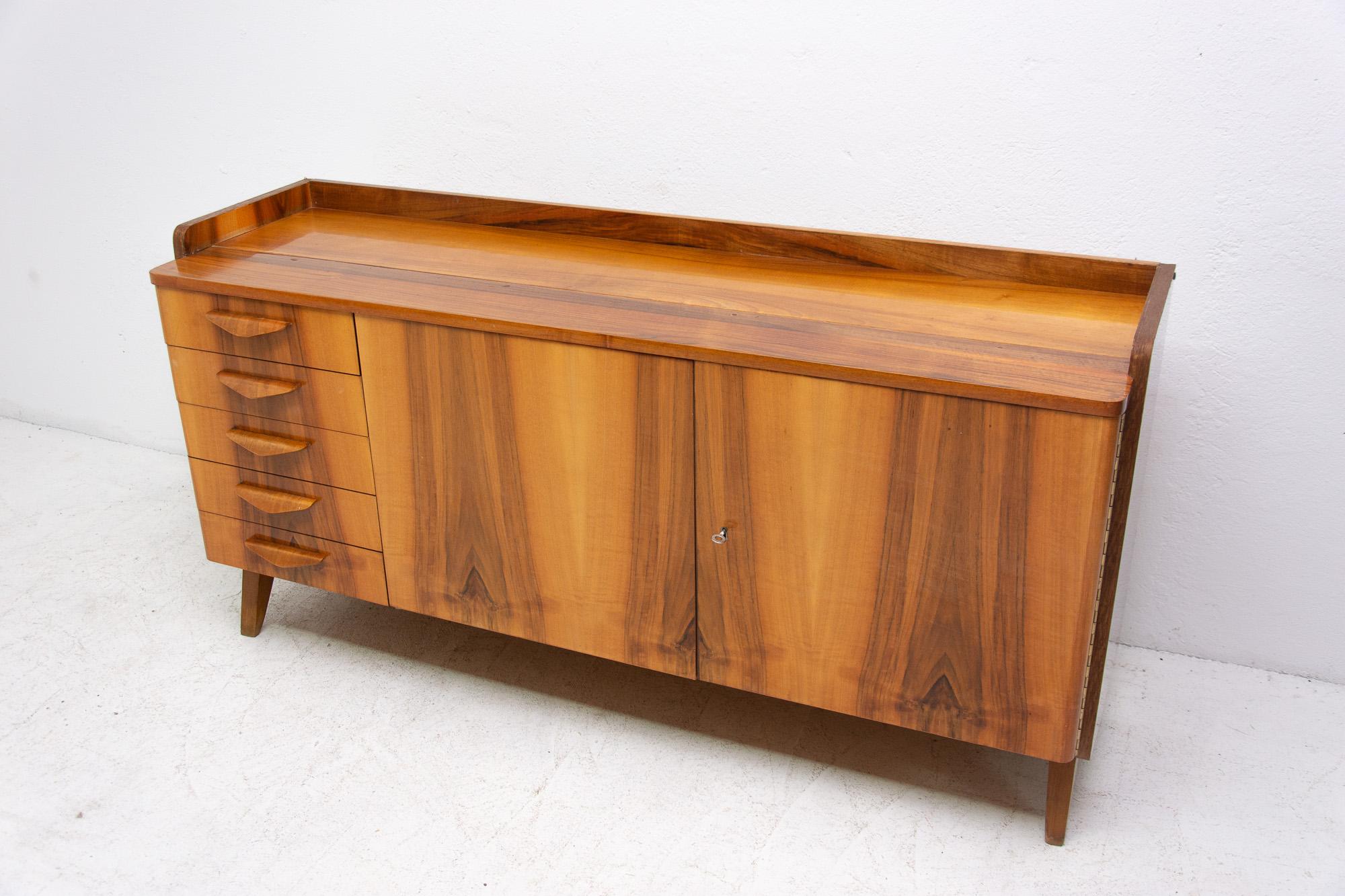 Mid-Century Modern Walnut Sideboard by František Jirák, 1960s, Czechoslovakia In Good Condition In Prague 8, CZ