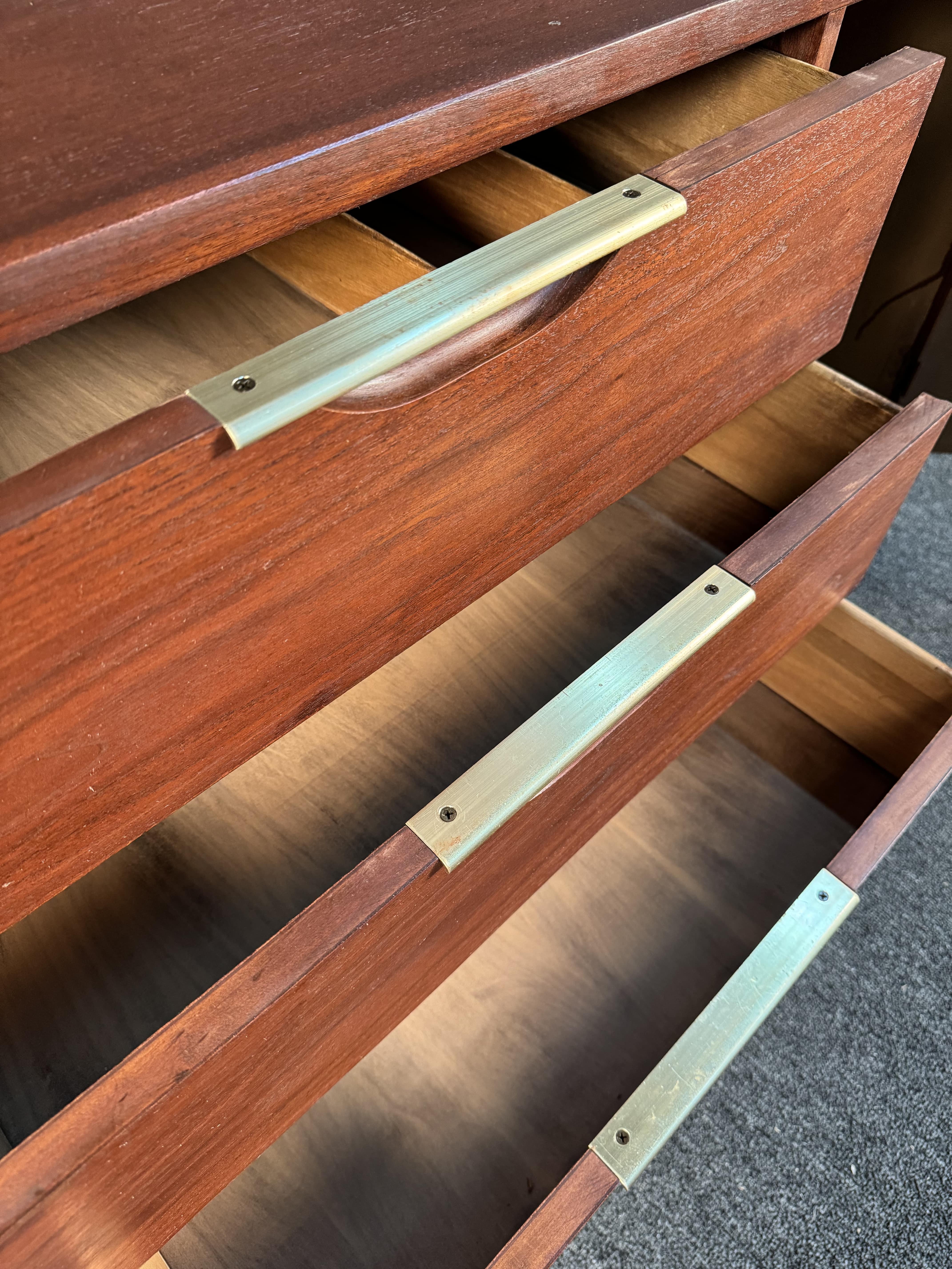 Kent Coffey „Tableau“ Mid-Century Modern Sideboard aus Nussbaumholz im Angebot 2