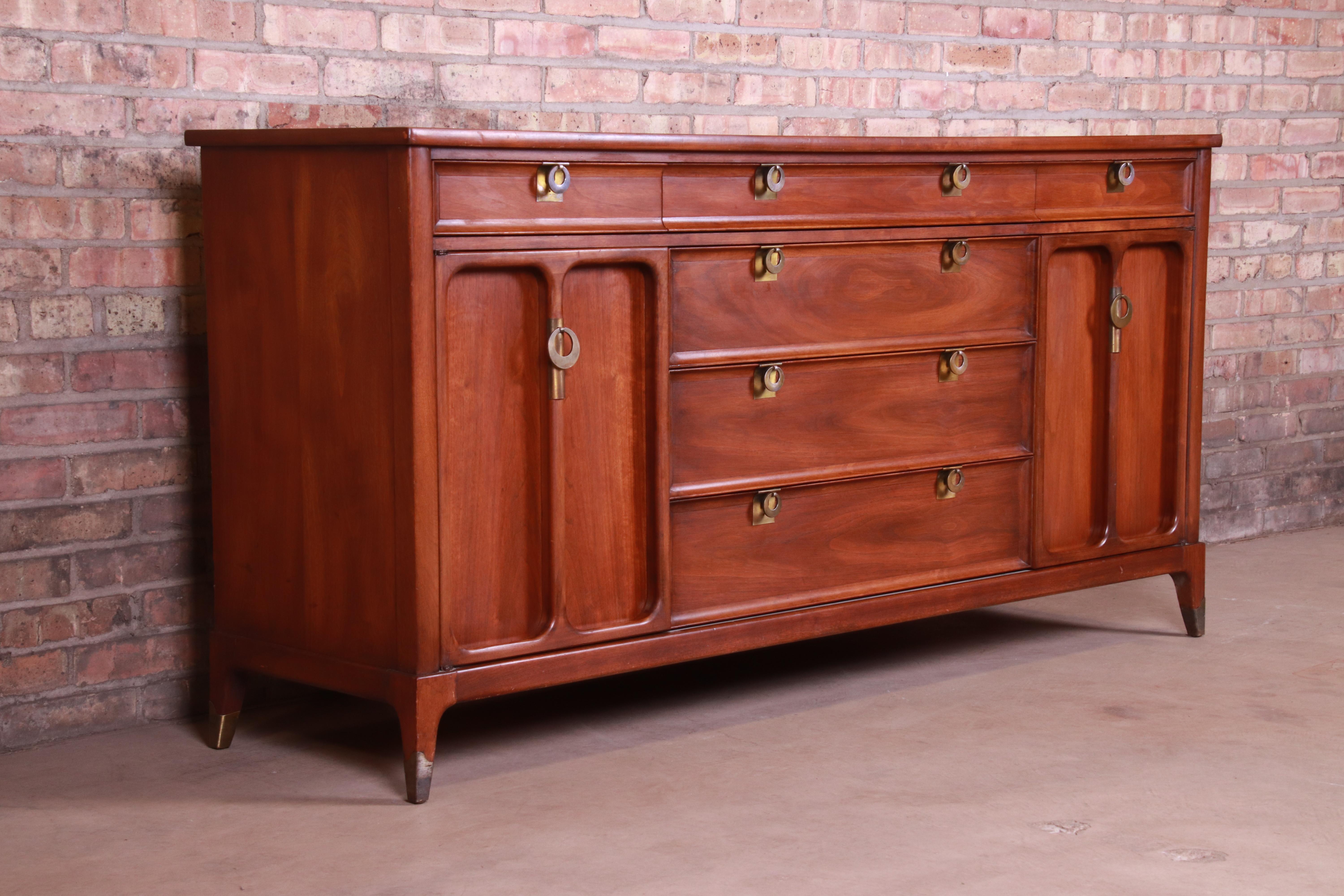 Mid-Century Modern Walnut Sideboard or Credenza by White Furniture, circa 1960s In Good Condition In South Bend, IN