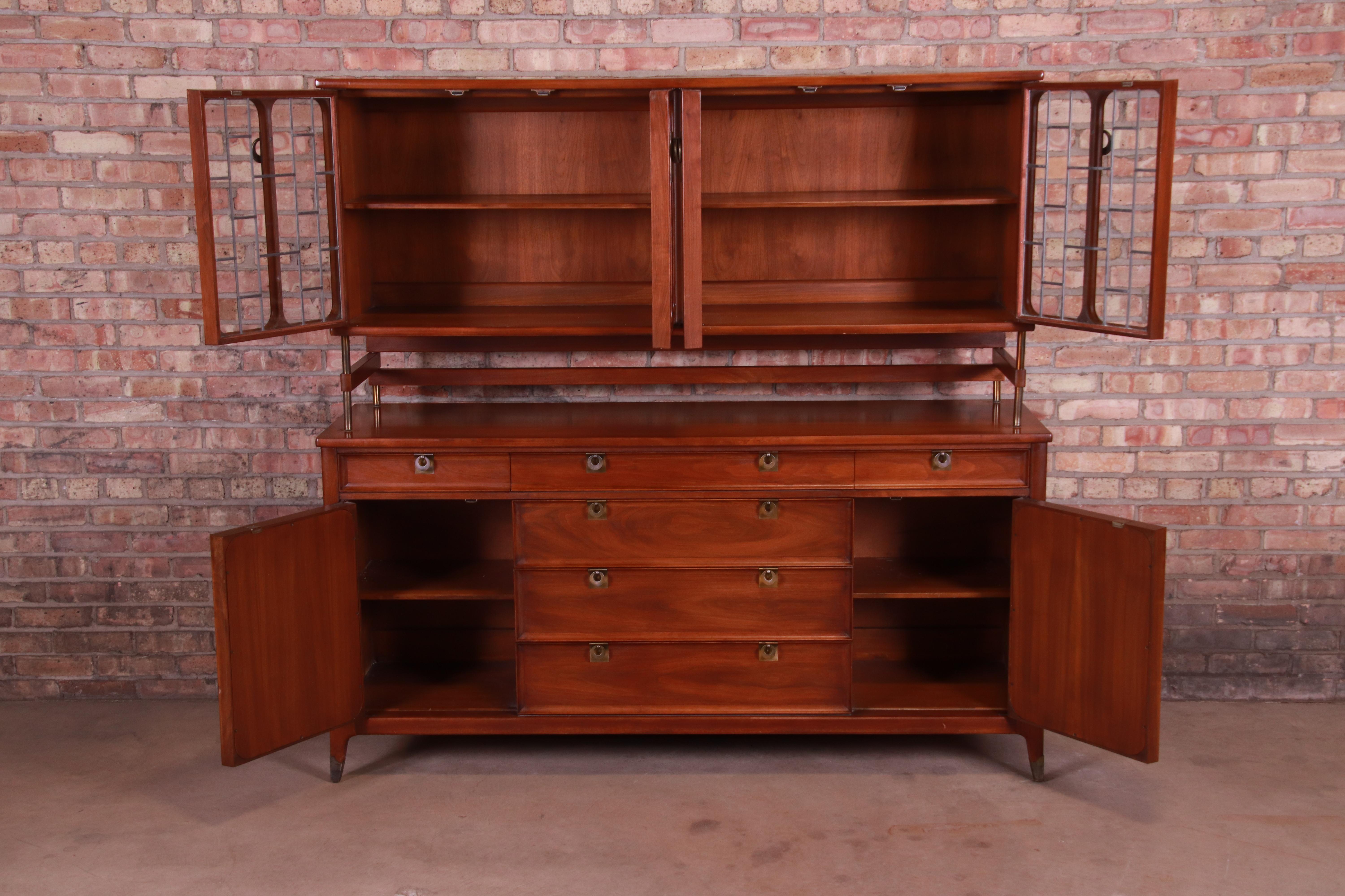 Mid-Century Modern Walnut Sideboard with Leaded Glass Hutch by White Furniture In Good Condition In South Bend, IN