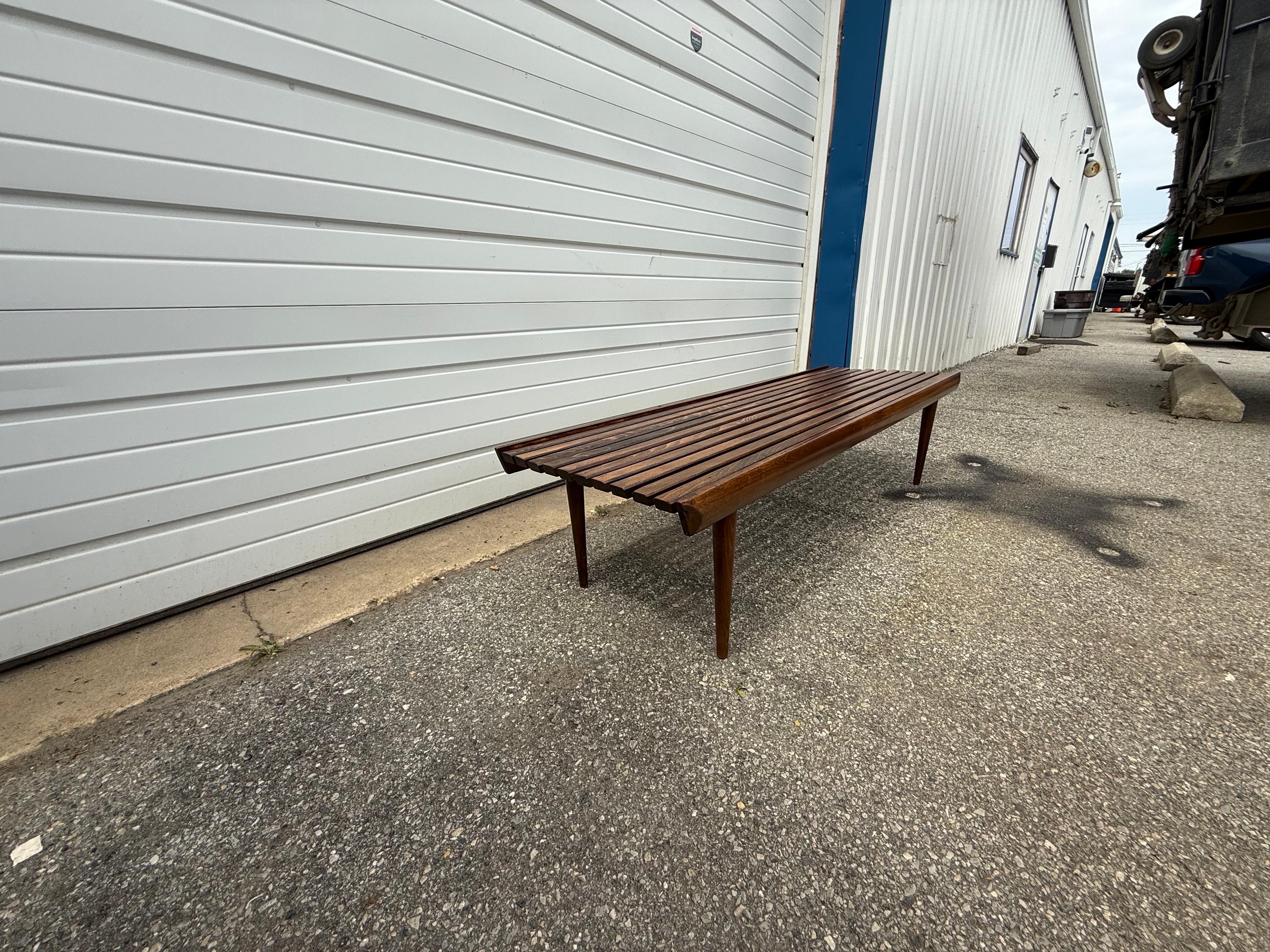 Mid-Century Modern Walnuss Latten 60