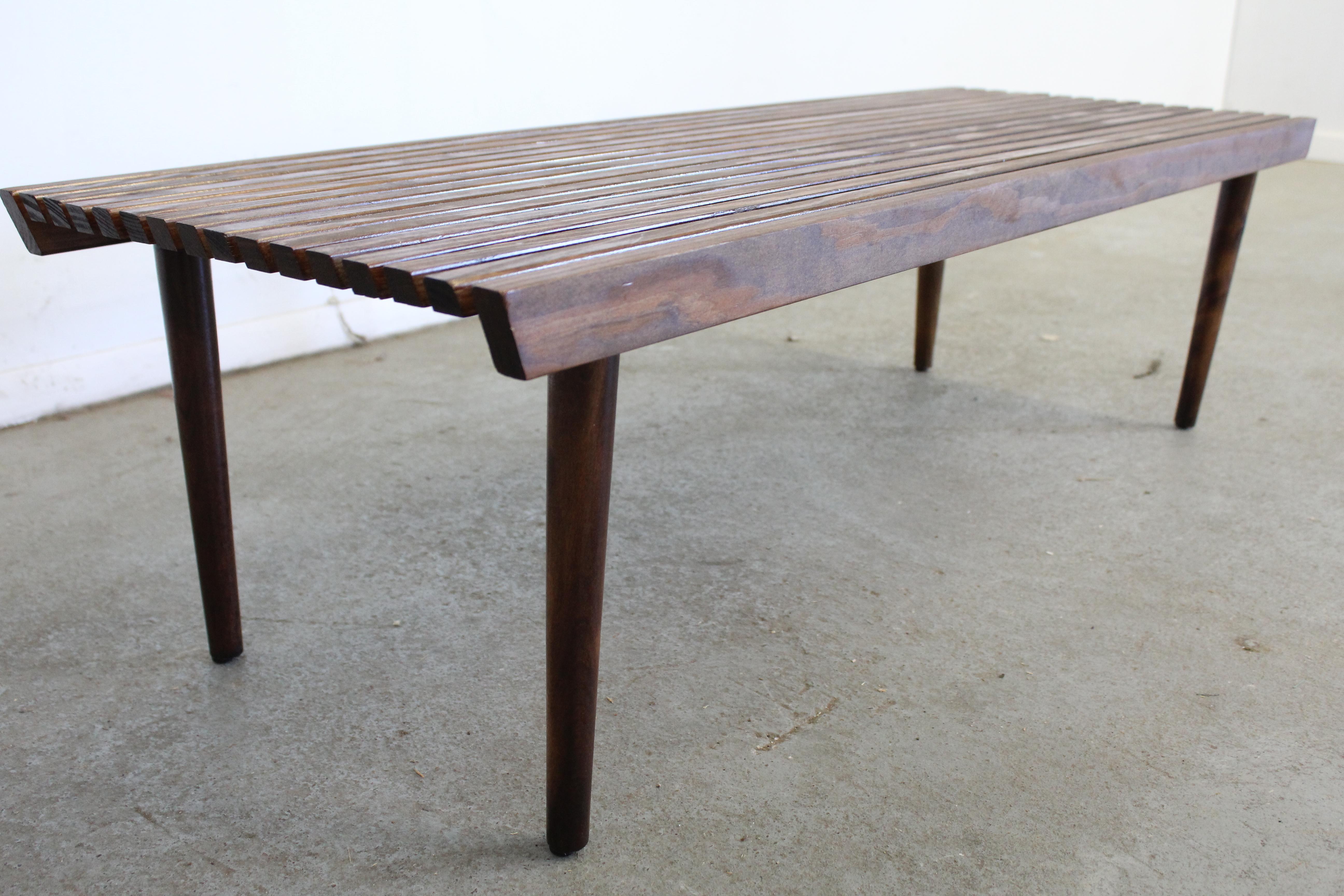 Mid-Century Modern Walnut Slat Bench End/Coffee Table In Fair Condition In Wilmington, DE