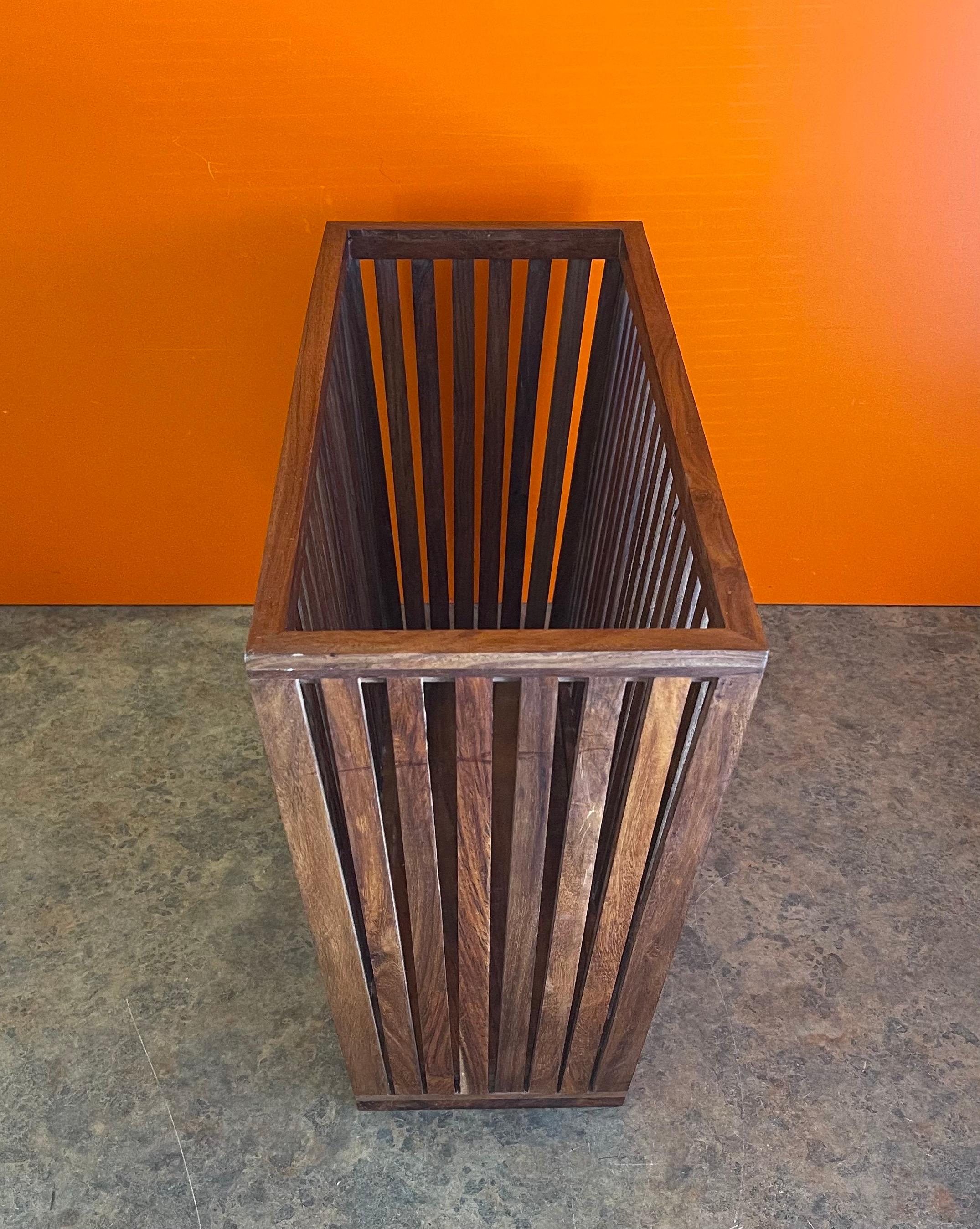 Mid-Century Modern Walnut Slat Magazine Holder For Sale 2