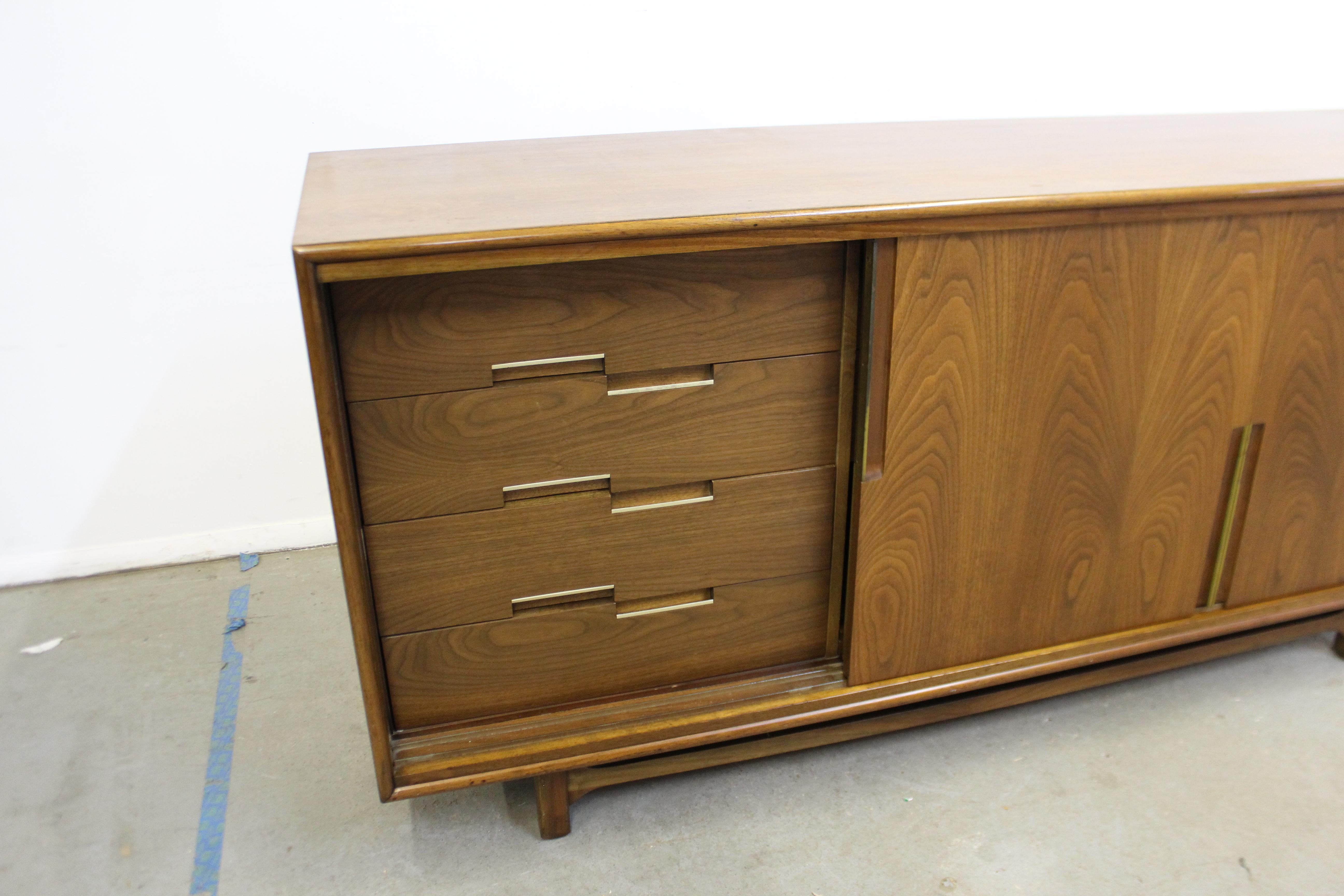 Mid-Century Modern Walnut Sliding Door Credenza by Cavalier 2