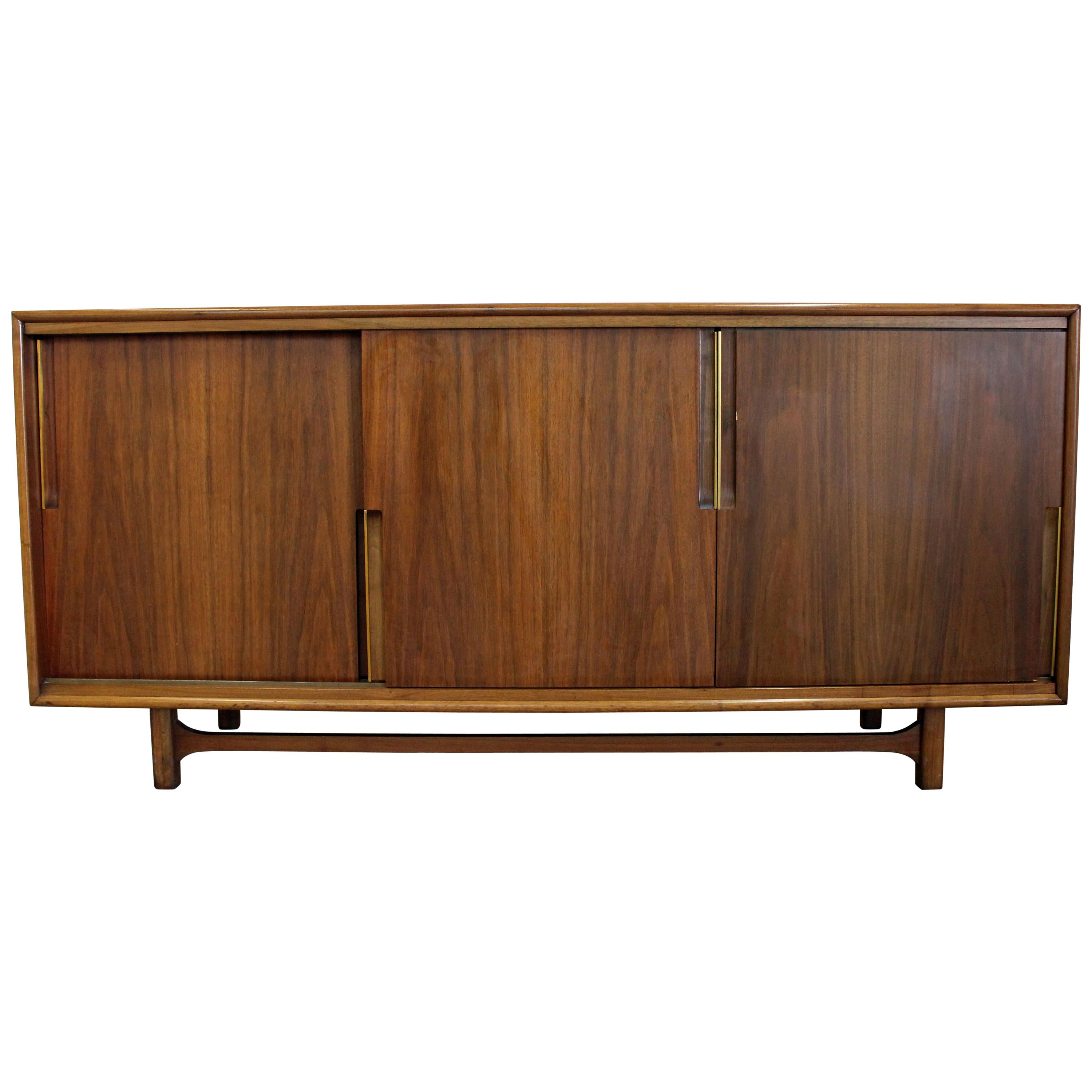 Mid-Century Modern Walnut Sliding Door Credenza by Cavalier