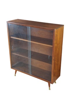 Mid Century Modern Nussbaum Schiebeglas Bücherregal Bücherschrank Display Cabinet MCM