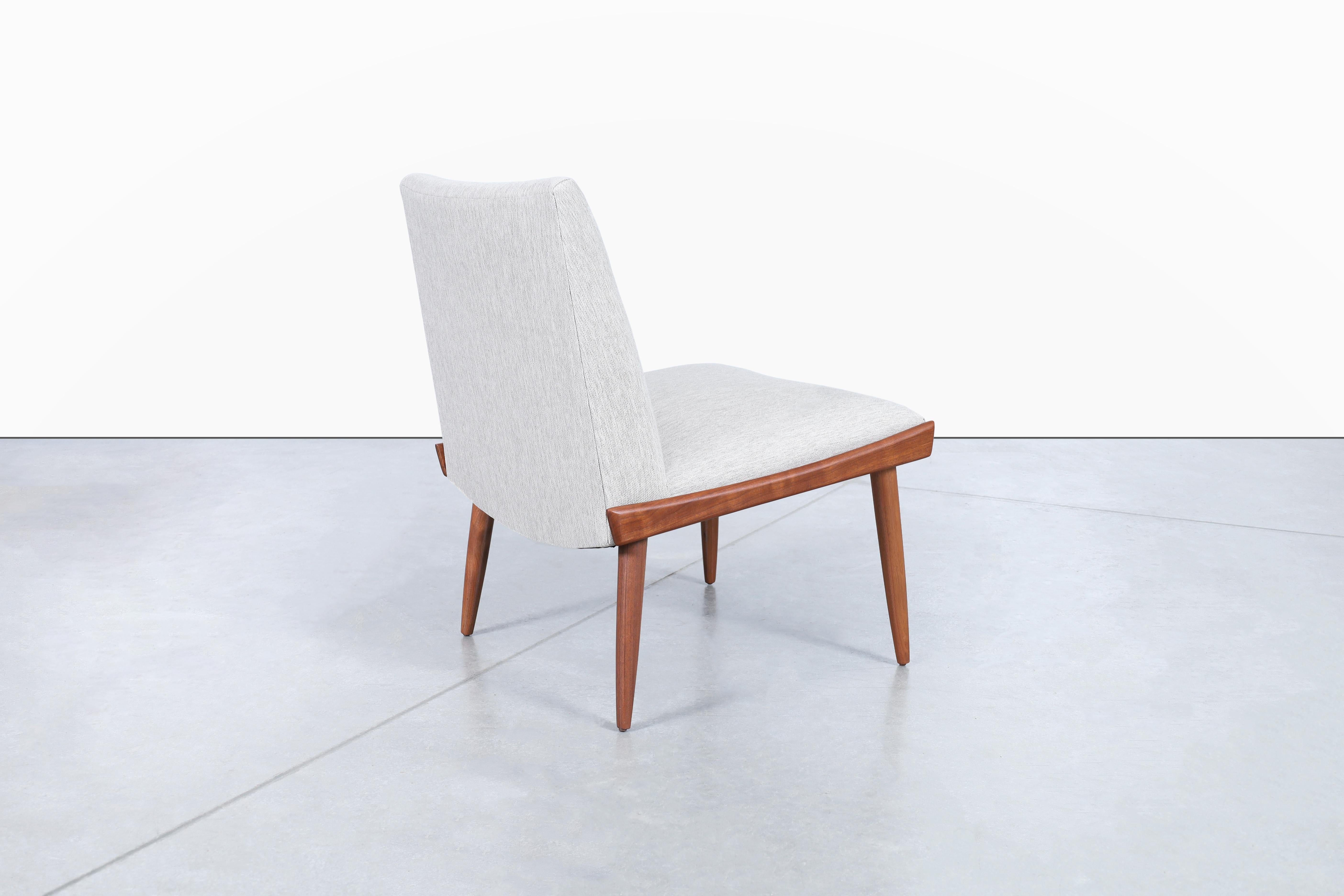 Mid-Century Modern Walnut Slipper Chairs by Kroehler For Sale 4