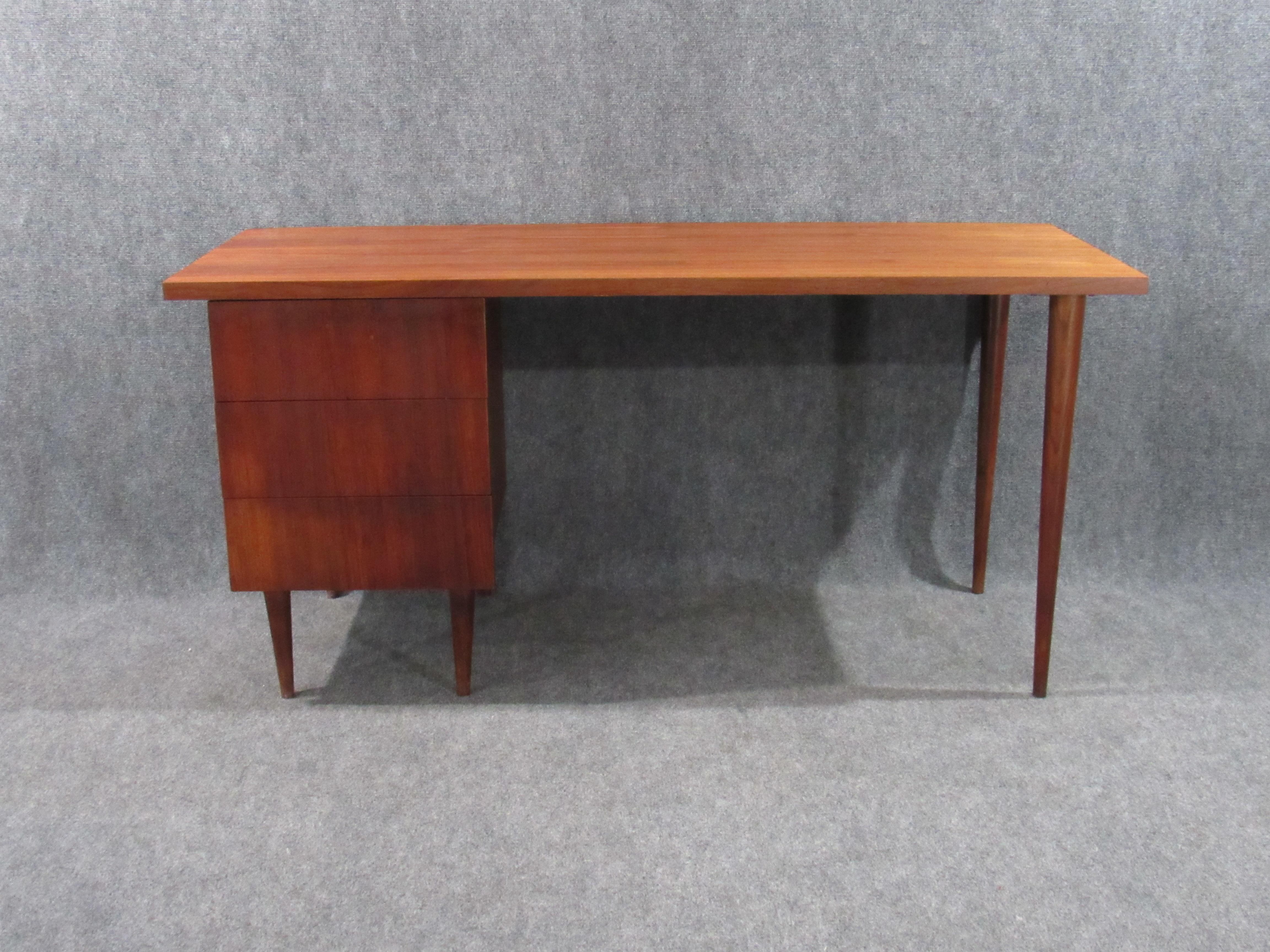 Mid-Century Modern Walnut Small Desk by Ben Thompson for Design Research 9
