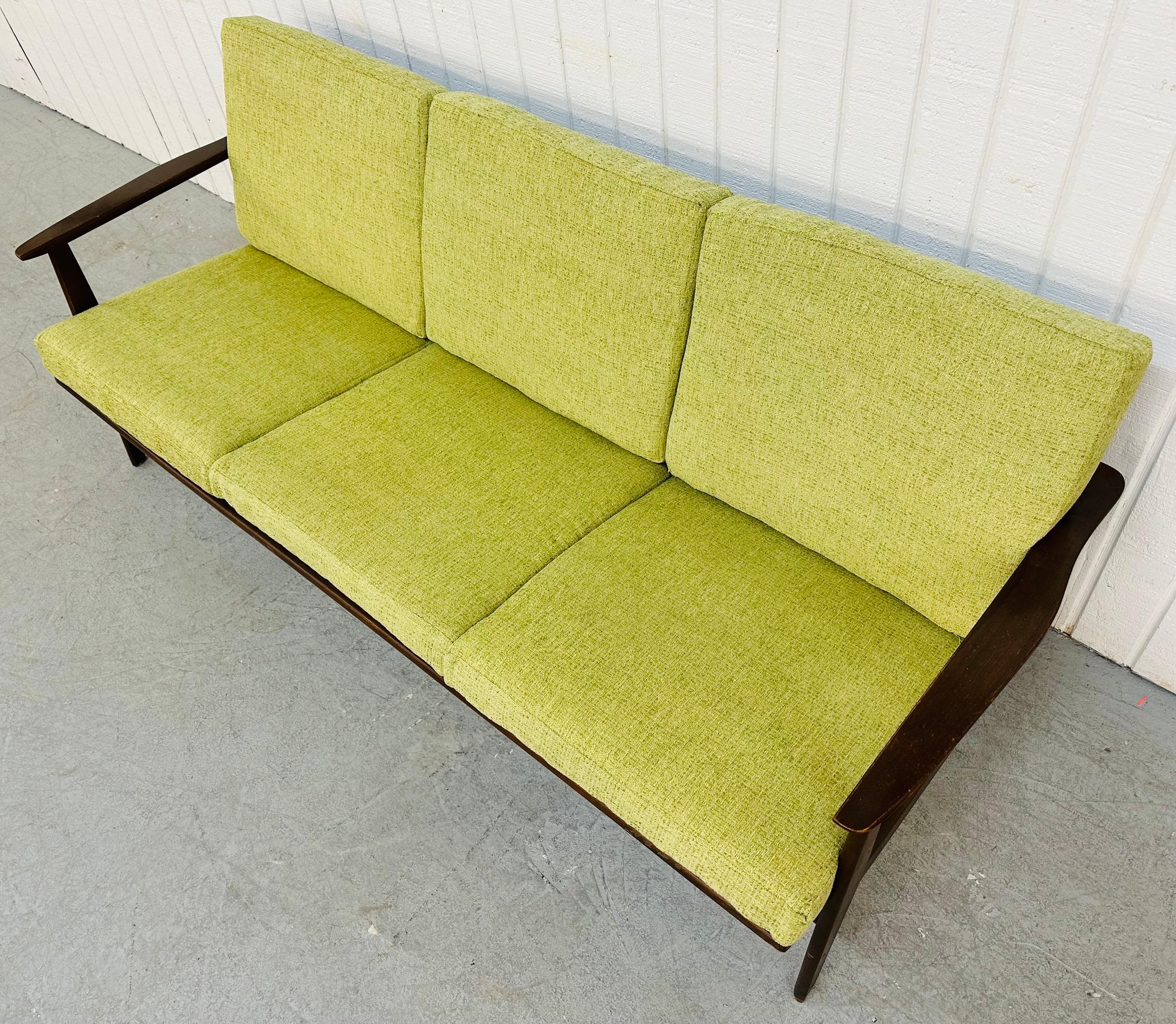 Mid-Century Modern Walnut Sofa In Good Condition In Clarksboro, NJ
