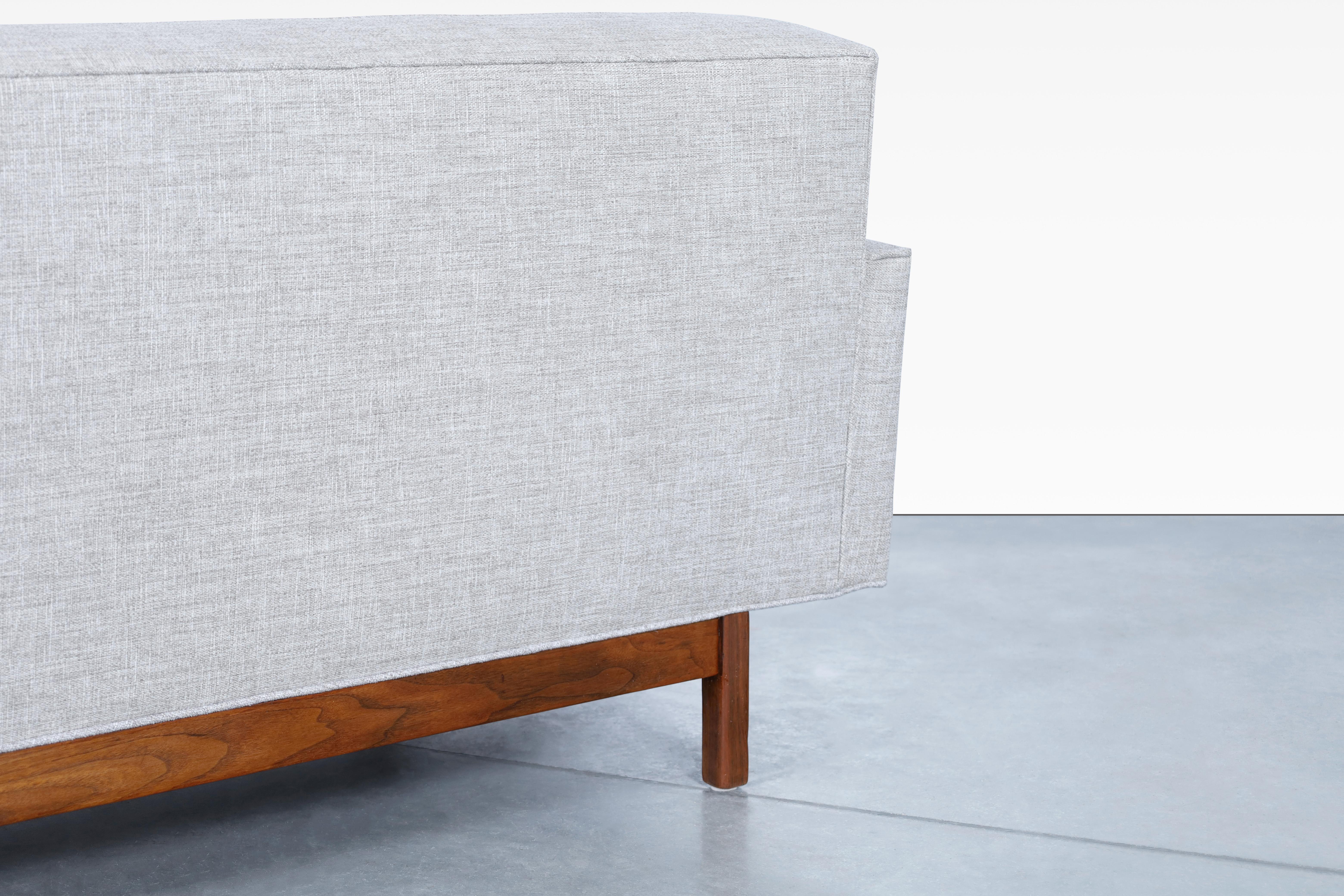 Mid-Century Modern Walnut Sofa For Sale 3