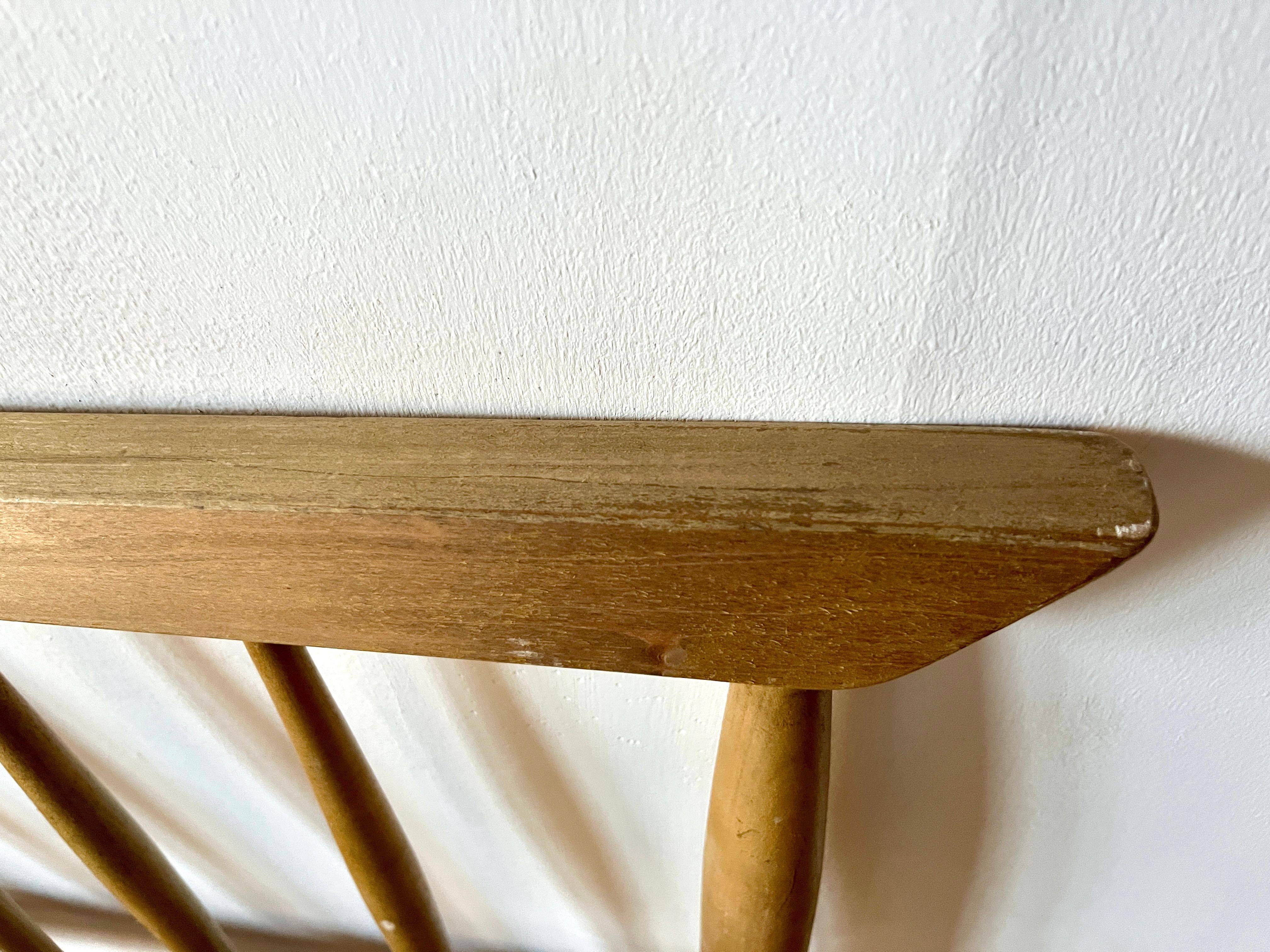 Mid Century Modern Walnut Spindle Twin Size Headboard In Good Condition For Sale In Chicago, IL