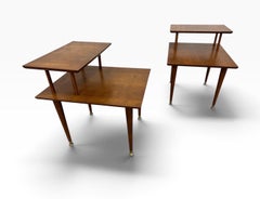 Tables d'appoint modernes de style « Mid-Century » en noyer – Lot de 2