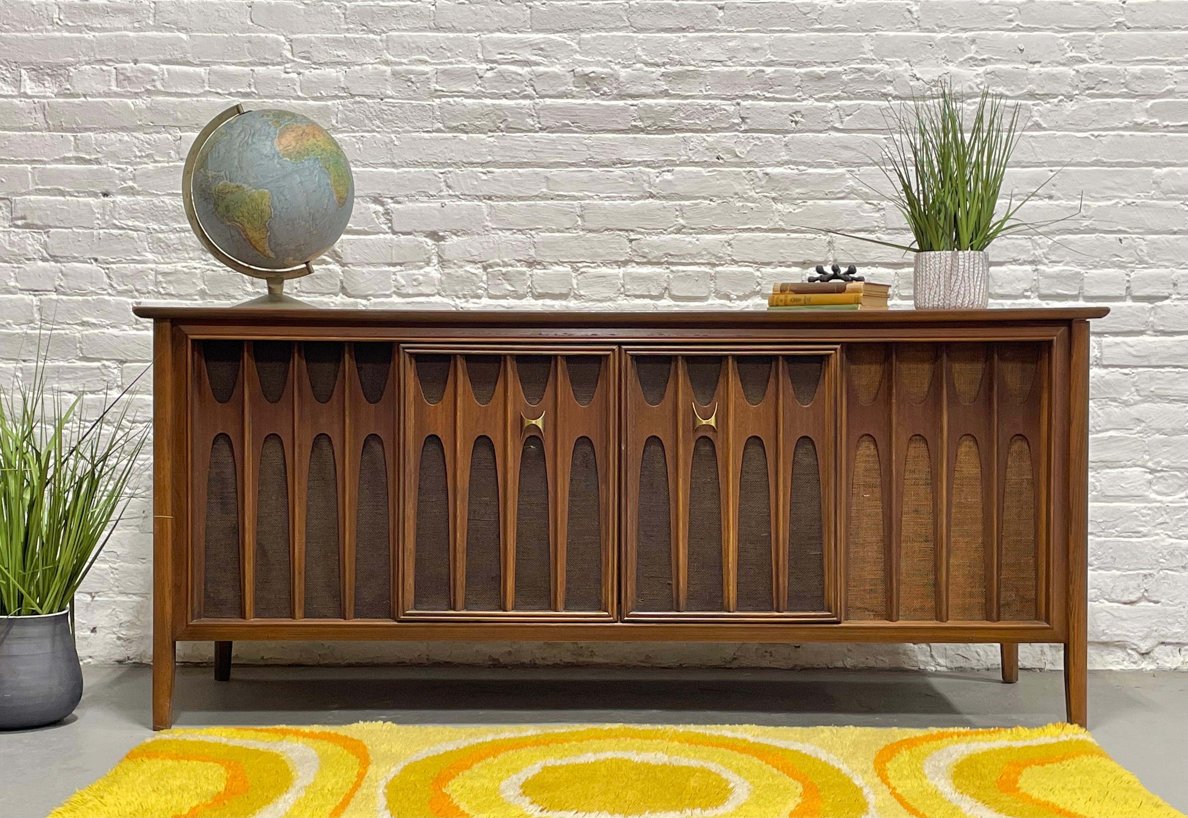 Mid Century MODERN Walnut Stereo Cabinet / CREDENZA in the style of Brasilia In Good Condition In Weehawken, NJ