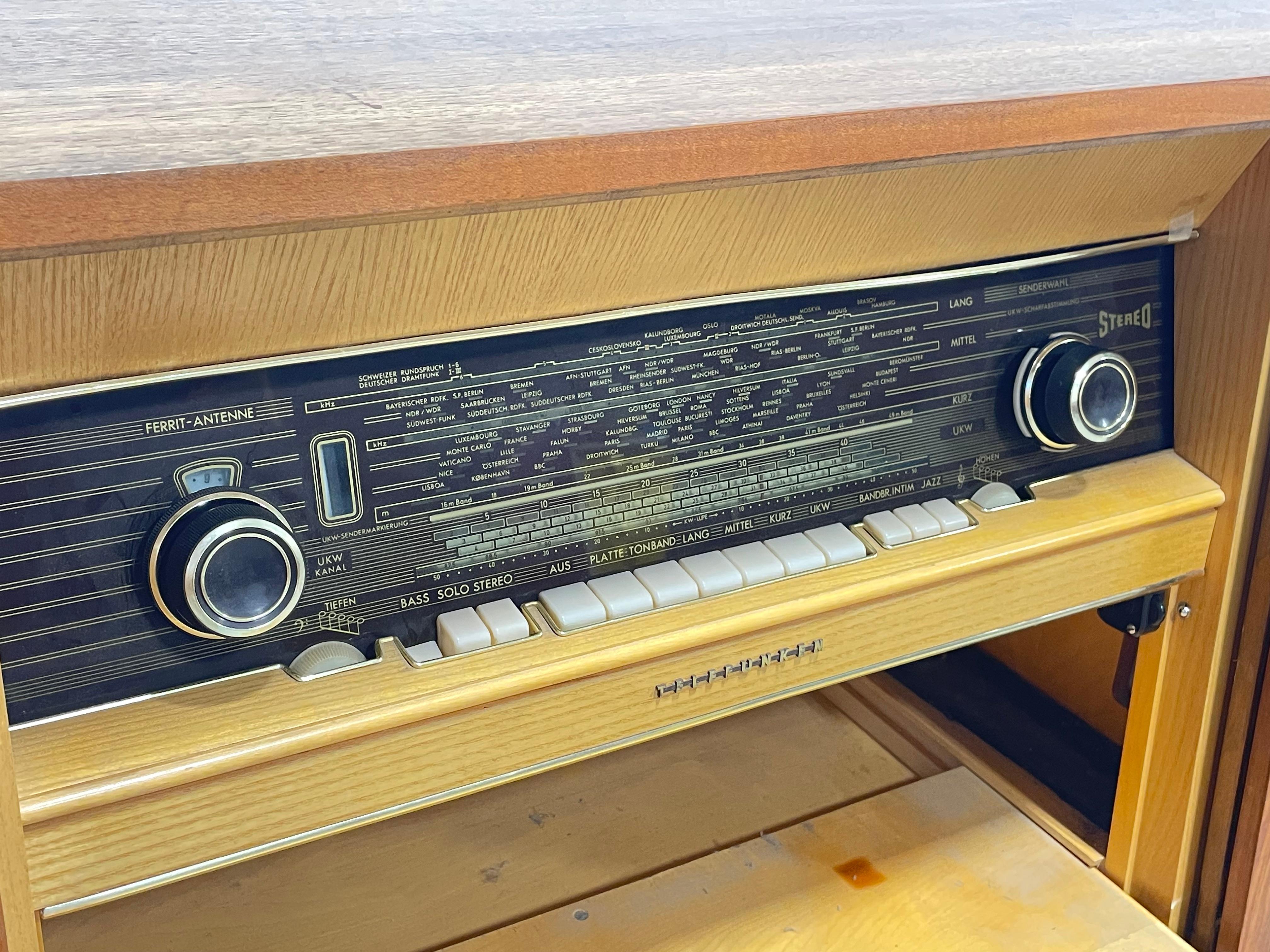 Mid Century Modern Walnut Stereo Console, West Germany, 1959 For Sale 5