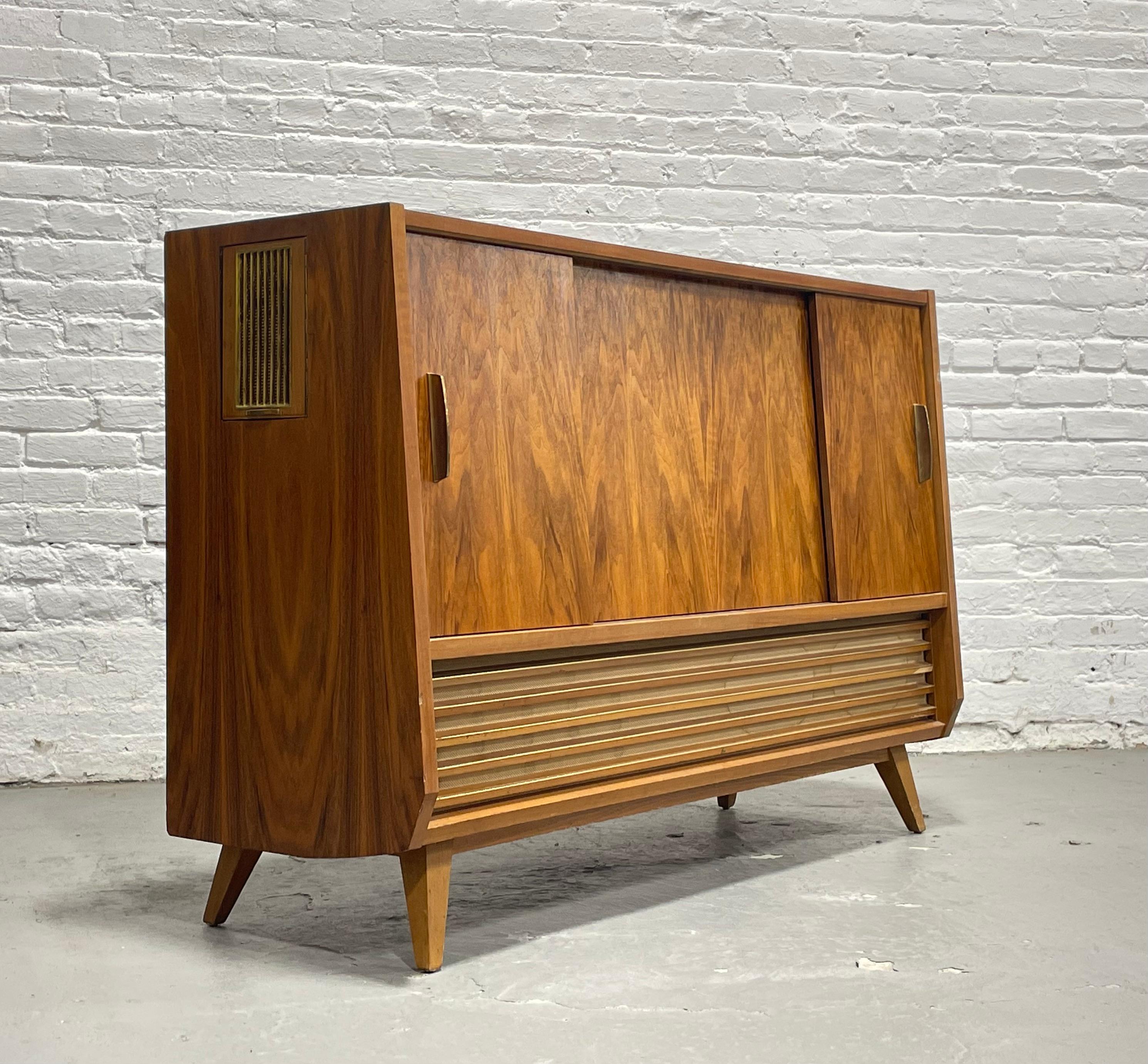 Mid Century Modern Walnut Stereo Console, West Germany, 1959 For Sale 10