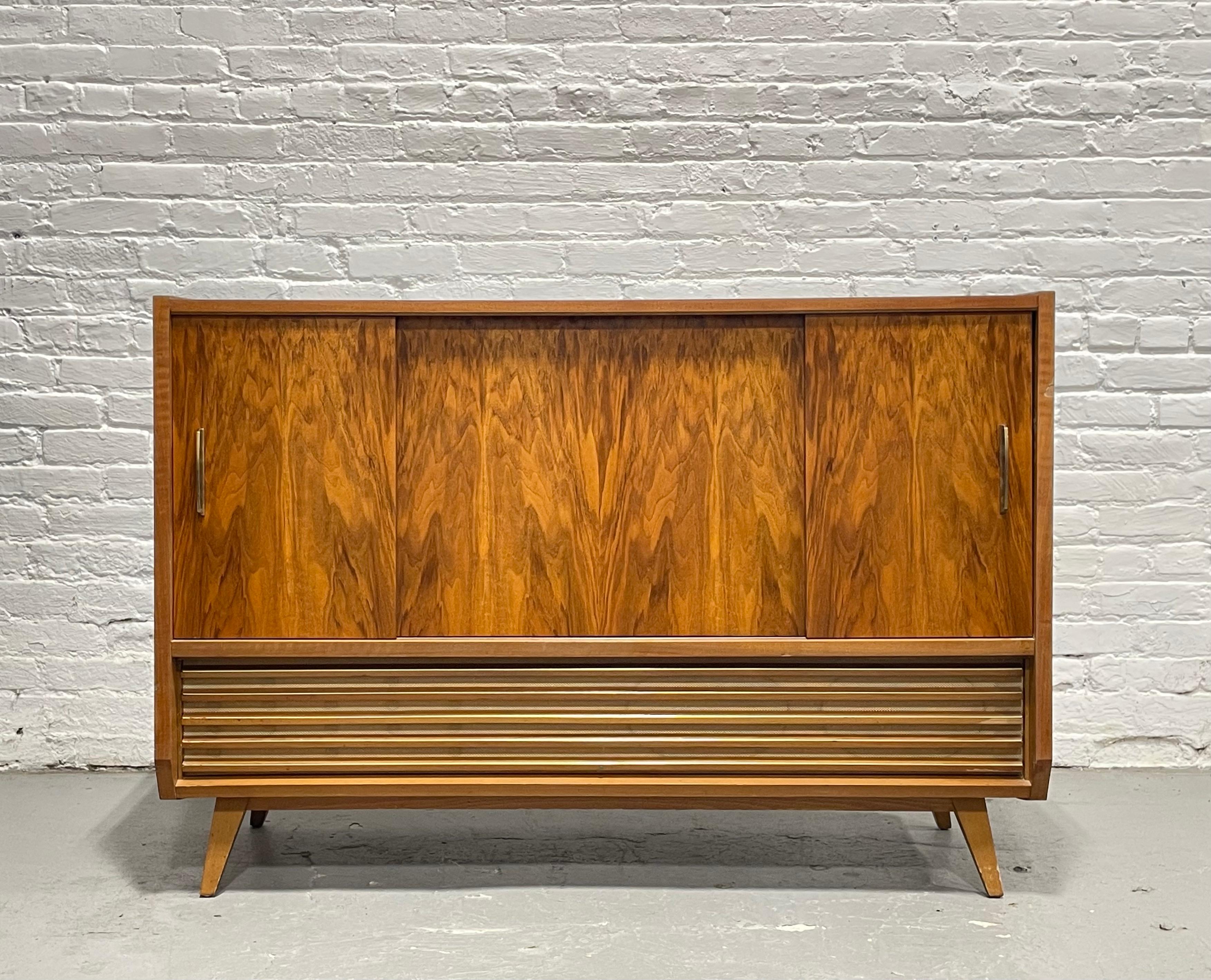 Mid Century Modern Walnut Stereo Console, West Germany, 1959 For Sale 2