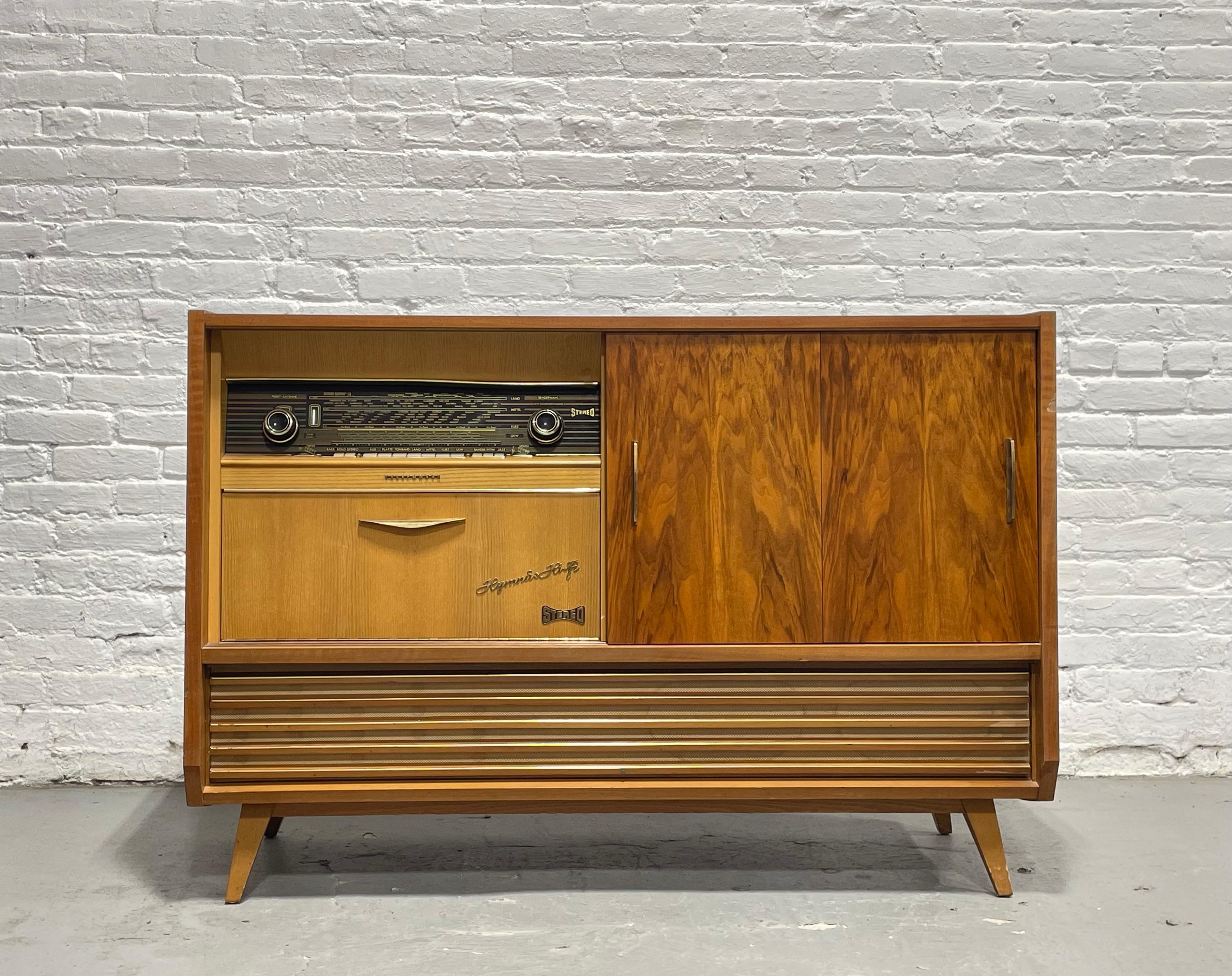 Mid Century Modern Walnut Stereo Console, West Germany, 1959 For Sale 3