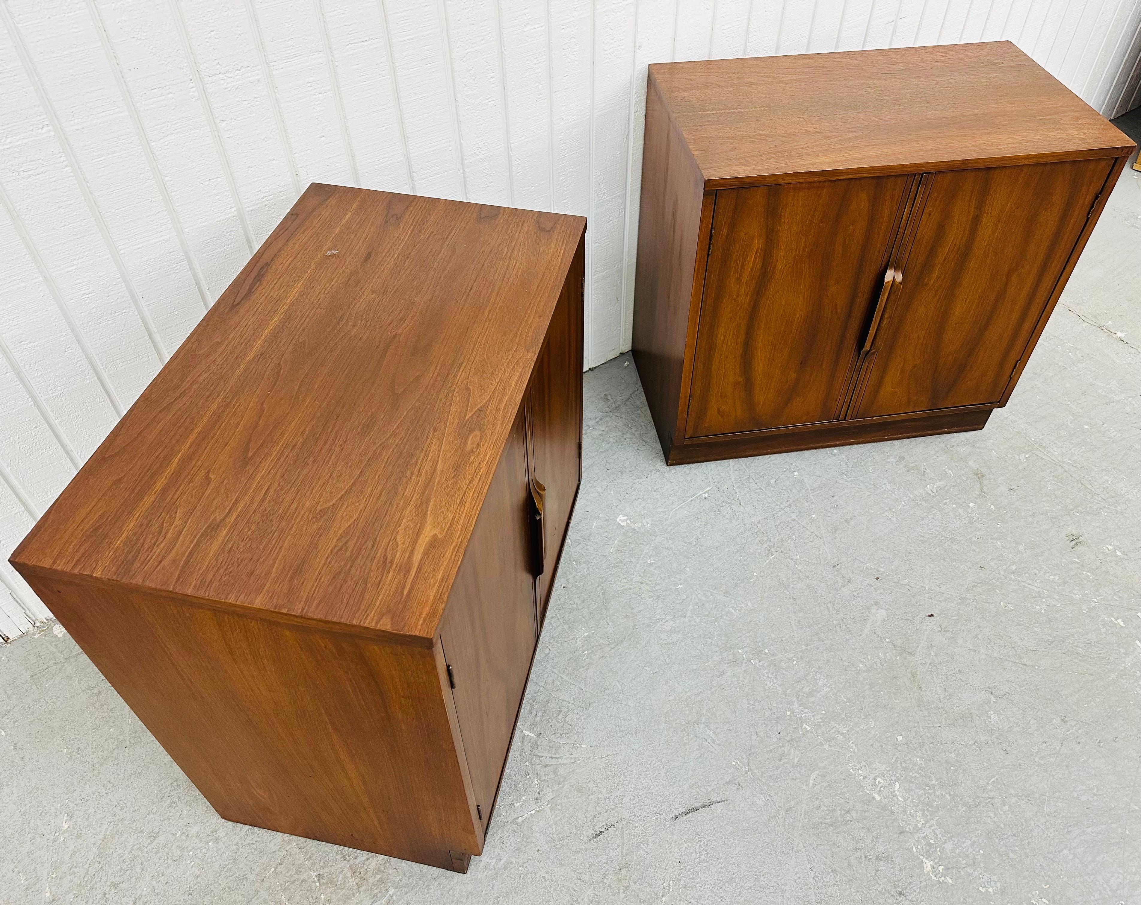 Mid-Century Modern Walnut Storage Cabinets - Set of 2 In Good Condition For Sale In Clarksboro, NJ