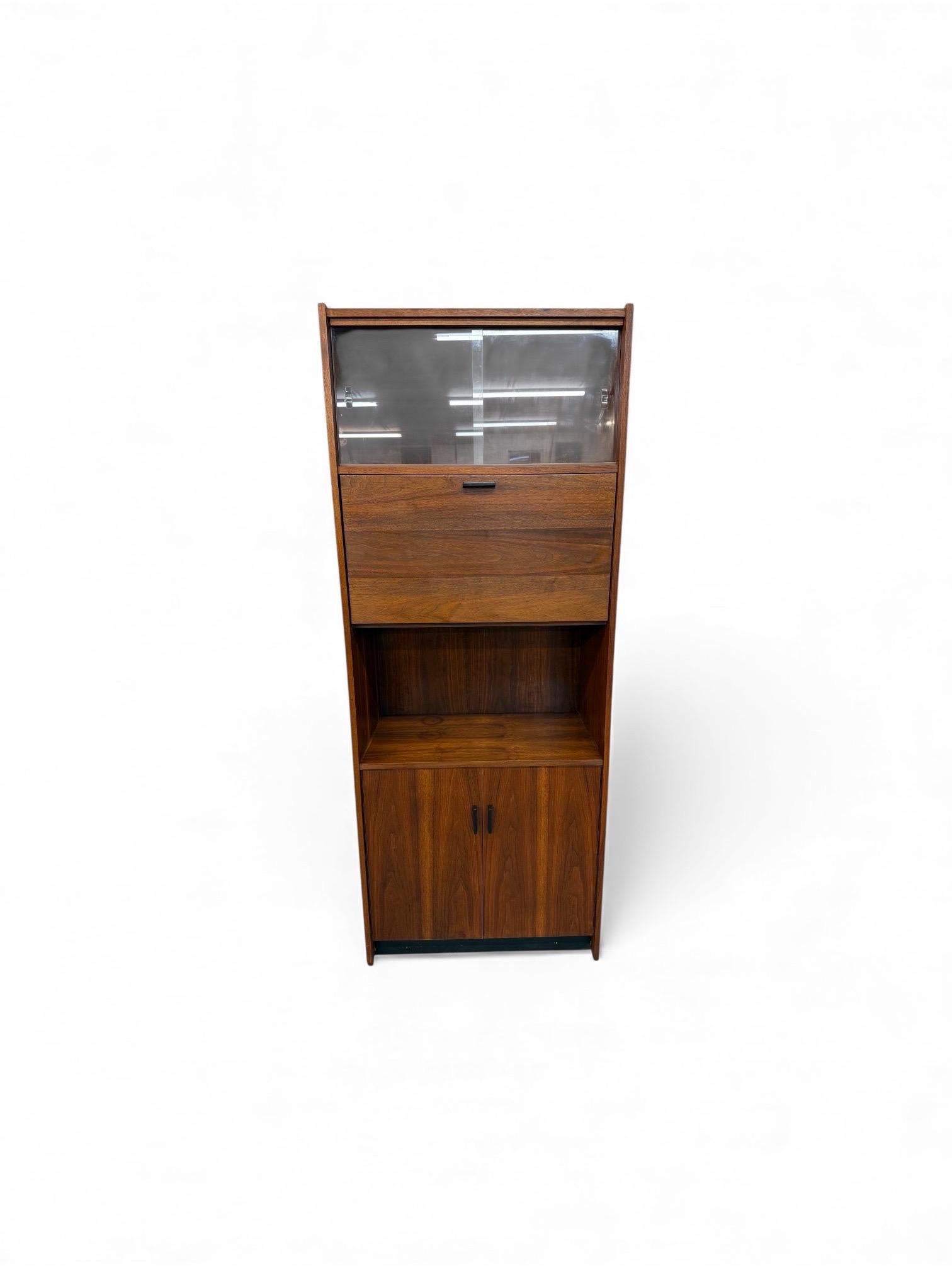 Mid-Century Modern Walnut Storage Cabinets - Set of 2 In Good Condition For Sale In Clarksboro, NJ