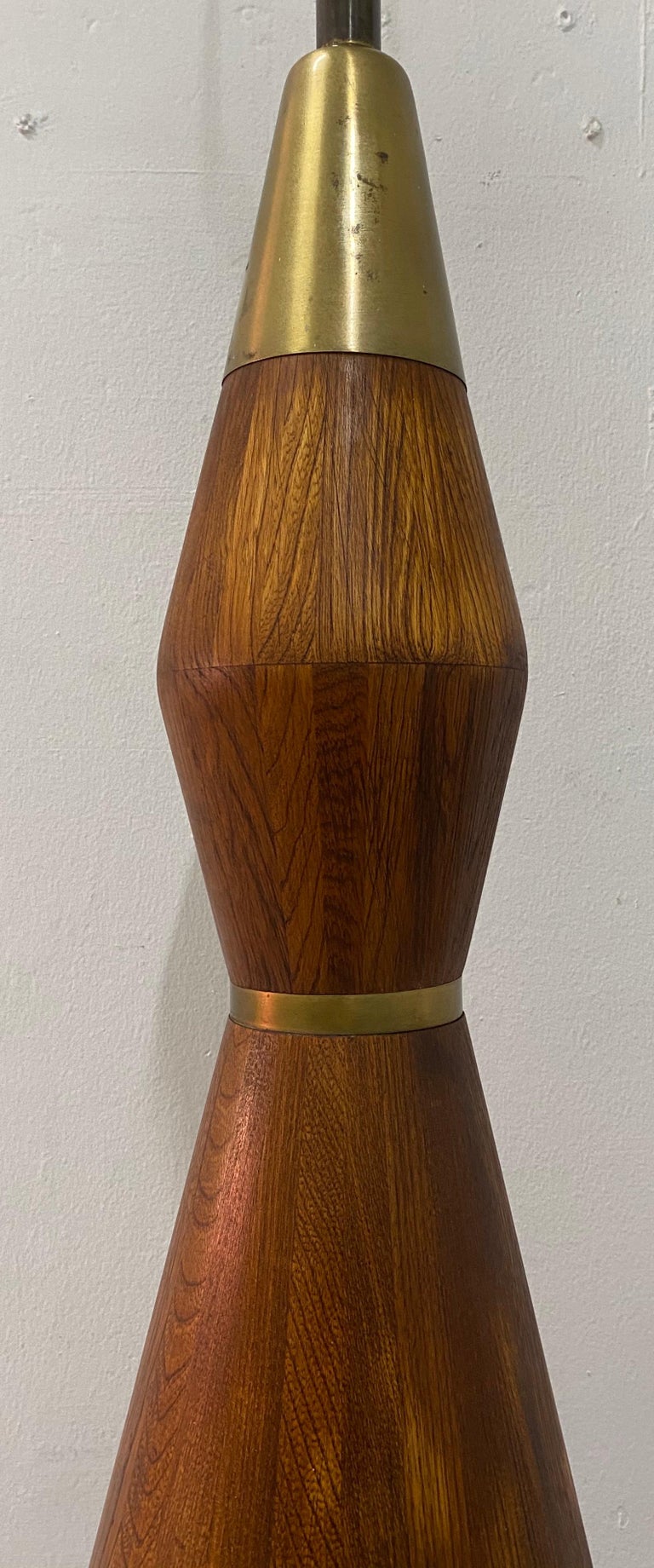 American Mid-Century Modern Walnut Table Lamp, circa 1960 For Sale