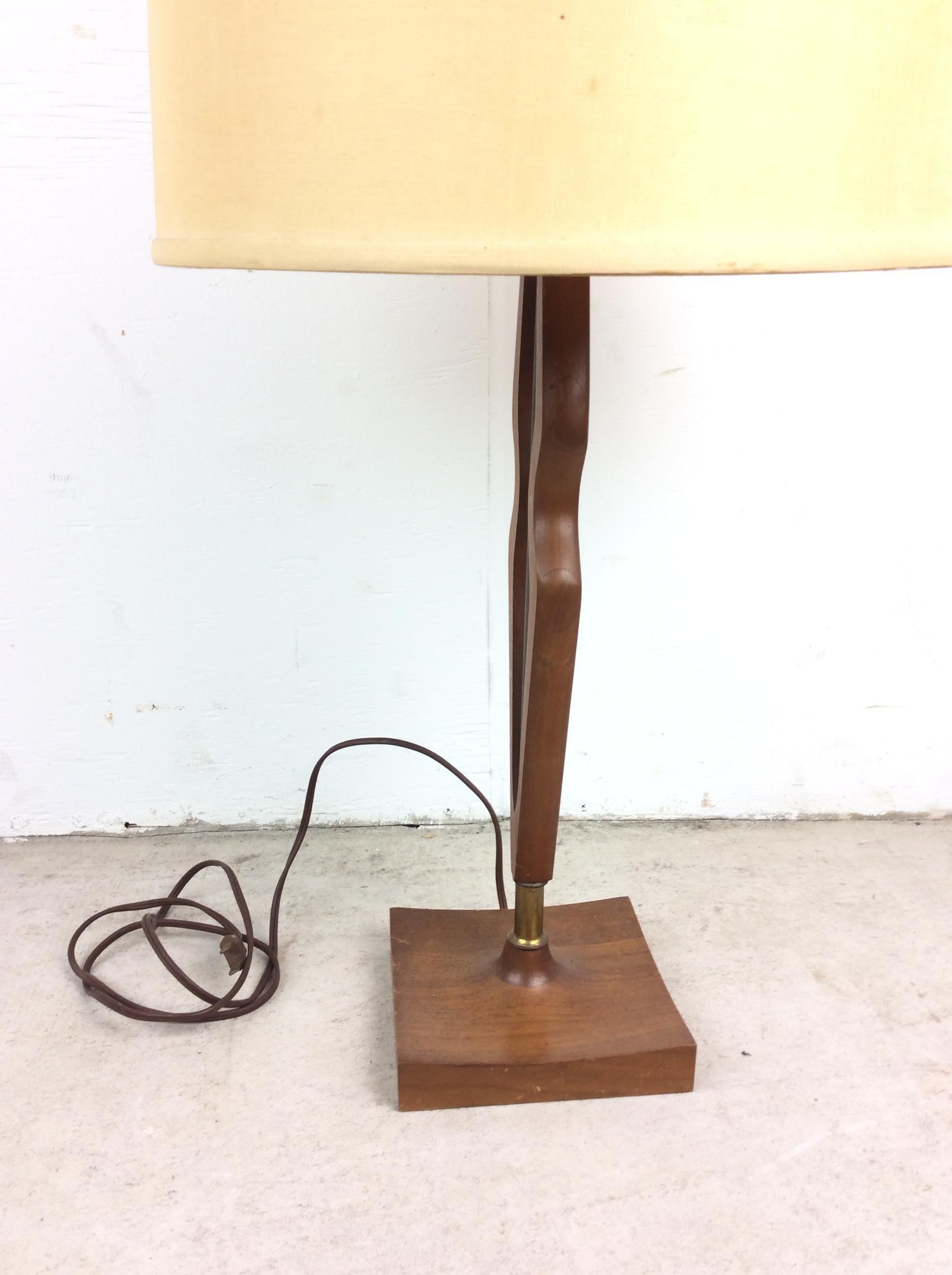 Mid Century Modern Walnut Table Lamp with Barrel Shade In Good Condition For Sale In Freehold, NJ