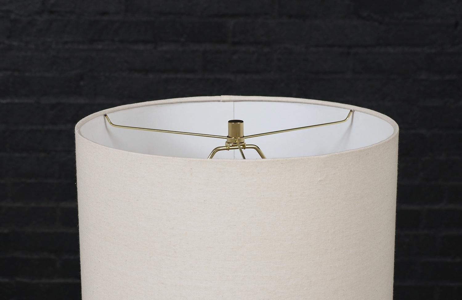 Mid-Century Modern Walnut Table Lamps w/ Sculptural Metal Bases en vente 1
