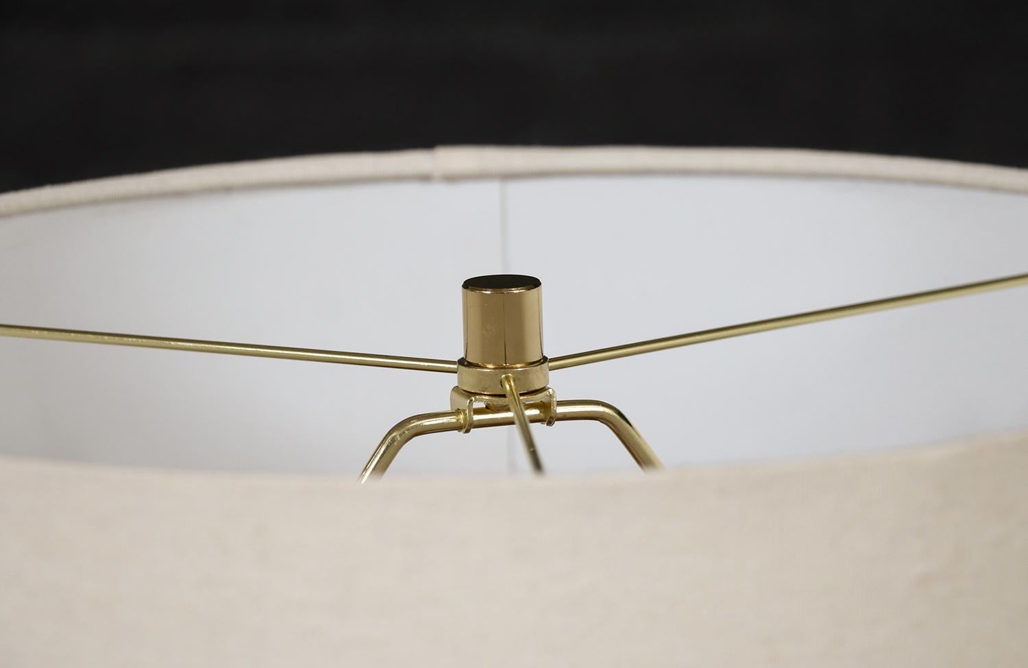 Mid-Century Modern Walnut Table Lamps w/ Sculptural Metal Bases en vente 2