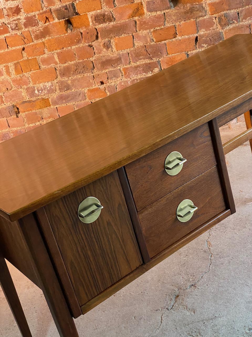 Mid-Century Modern Walnut and Teak Desk and Chair, Denmark, circa 1960 6