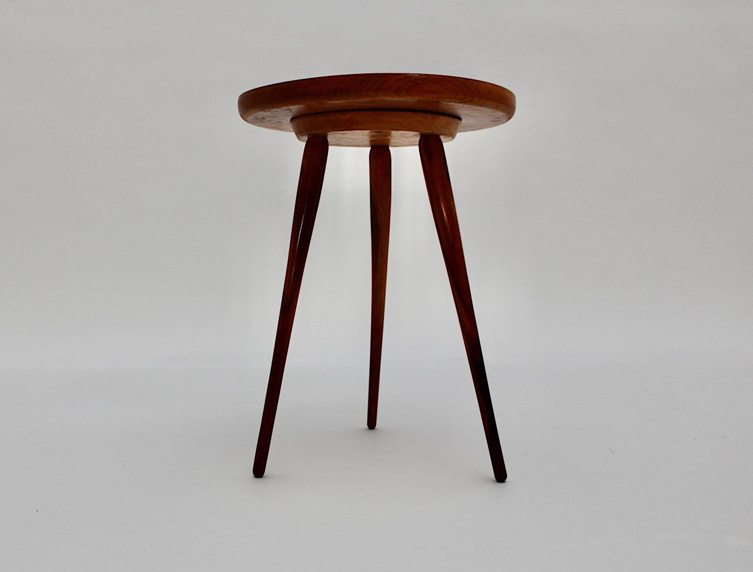 Mid Century Modern Walnut Tiny Circular Walnut Side Table 1950s Austria In Good Condition For Sale In Vienna, AT