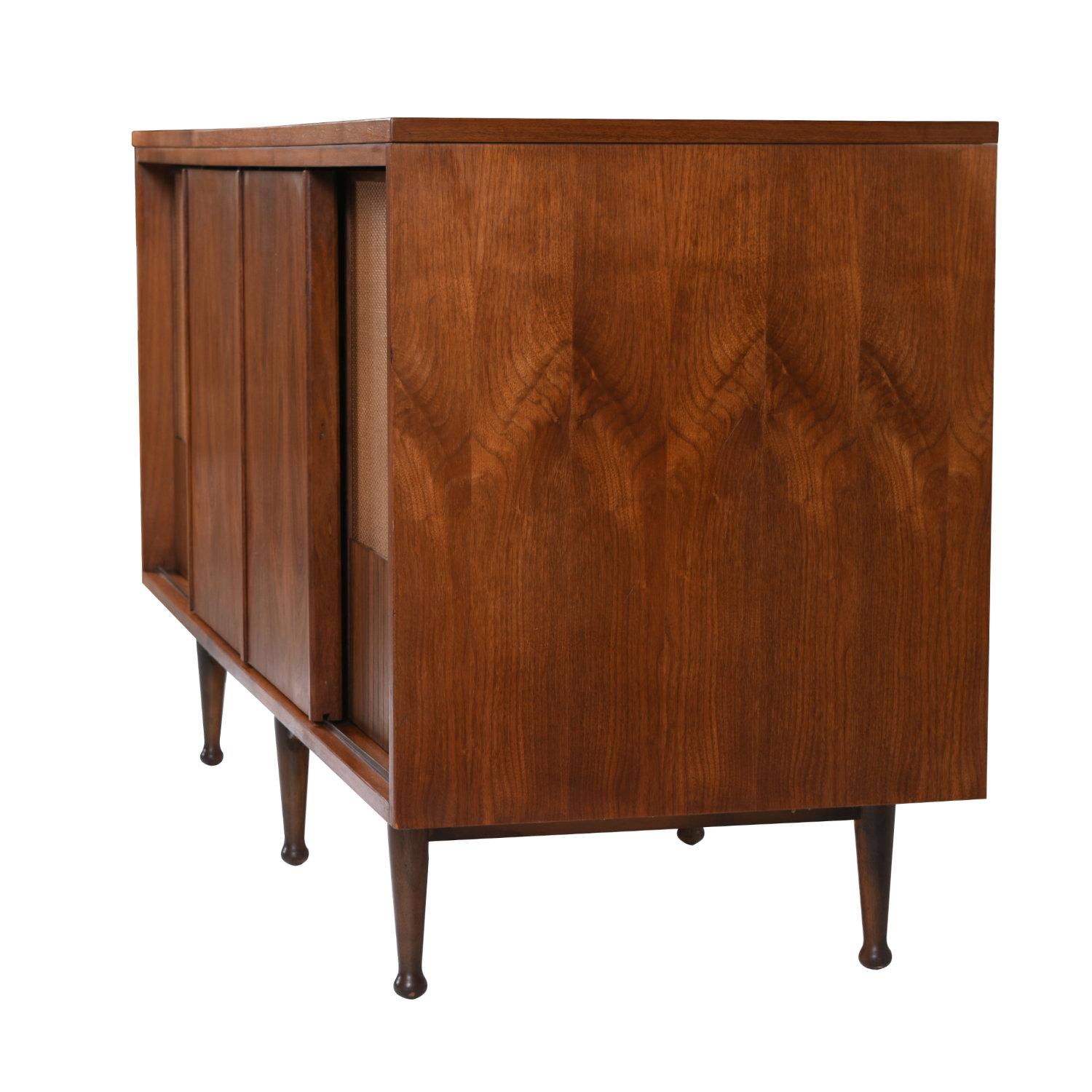 MCM Mainline by Hooker Walnut Credenza Media Center with Sliding Doors In Good Condition In Chattanooga, TN