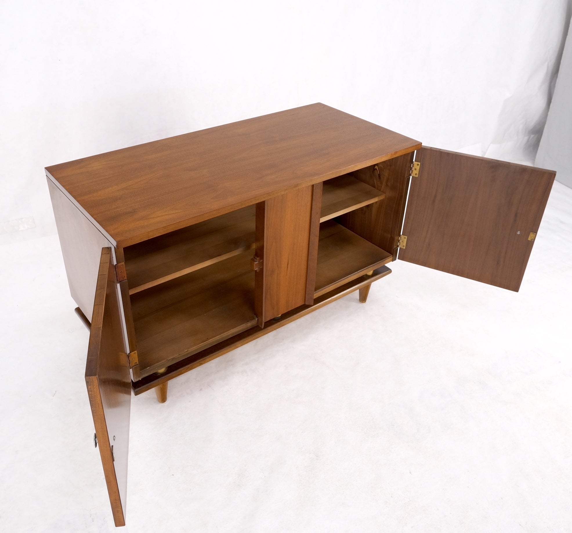 Lacquered Mid-Century Modern Walnut Two Doors Floating Base Small Petit Credenza Mint For Sale