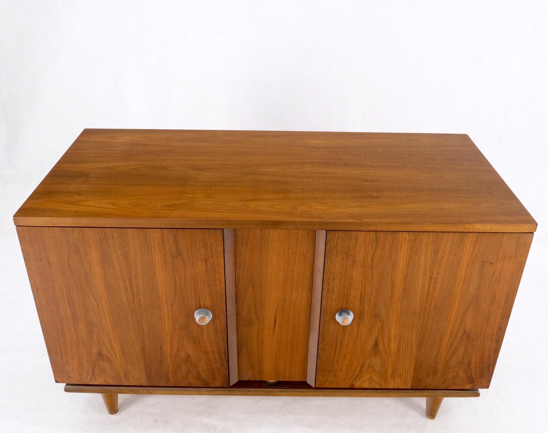 20th Century Mid-Century Modern Walnut Two Doors Floating Base Small Petit Credenza Mint For Sale