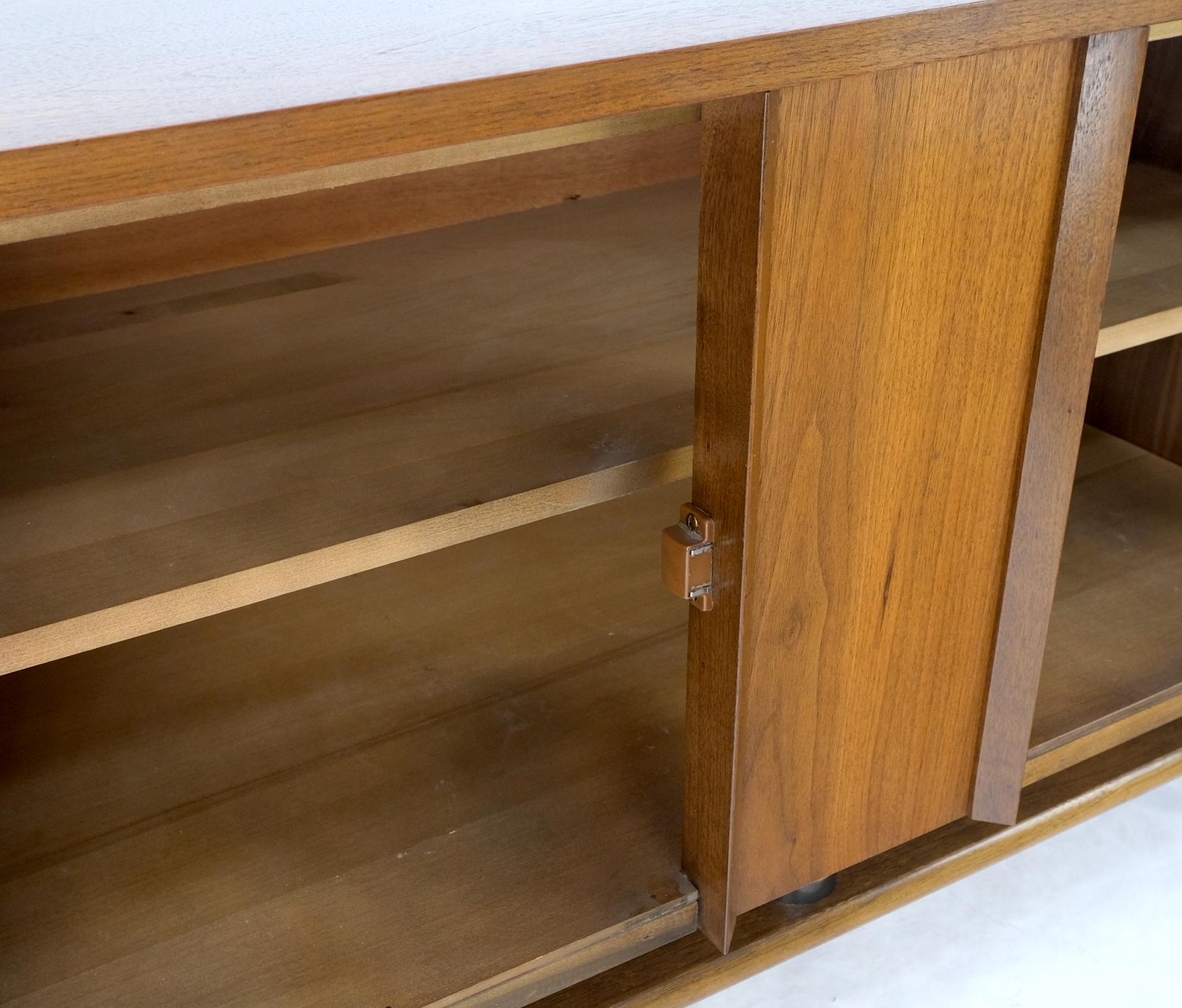 Mid-Century Modern Walnut Two Doors Floating Base Small Petit Credenza Mint For Sale 1