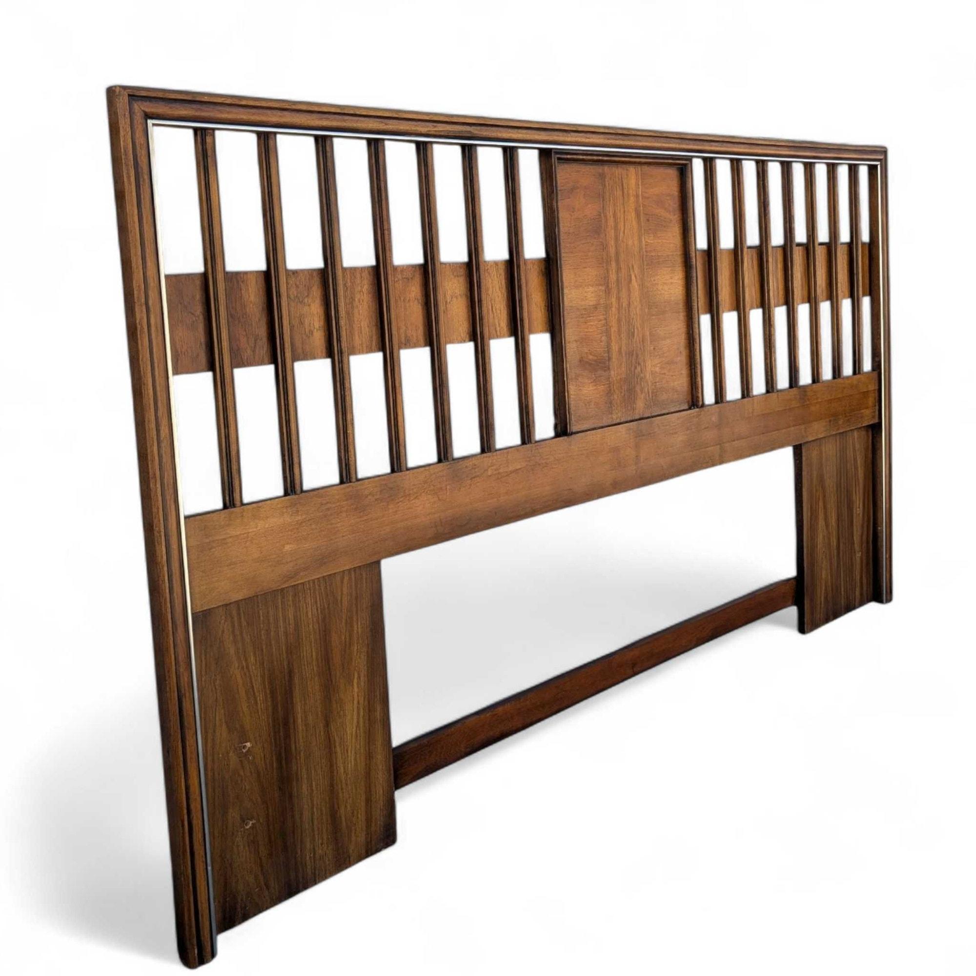 Tête de lit King en placage de noyer avec garniture chromée en vente 6