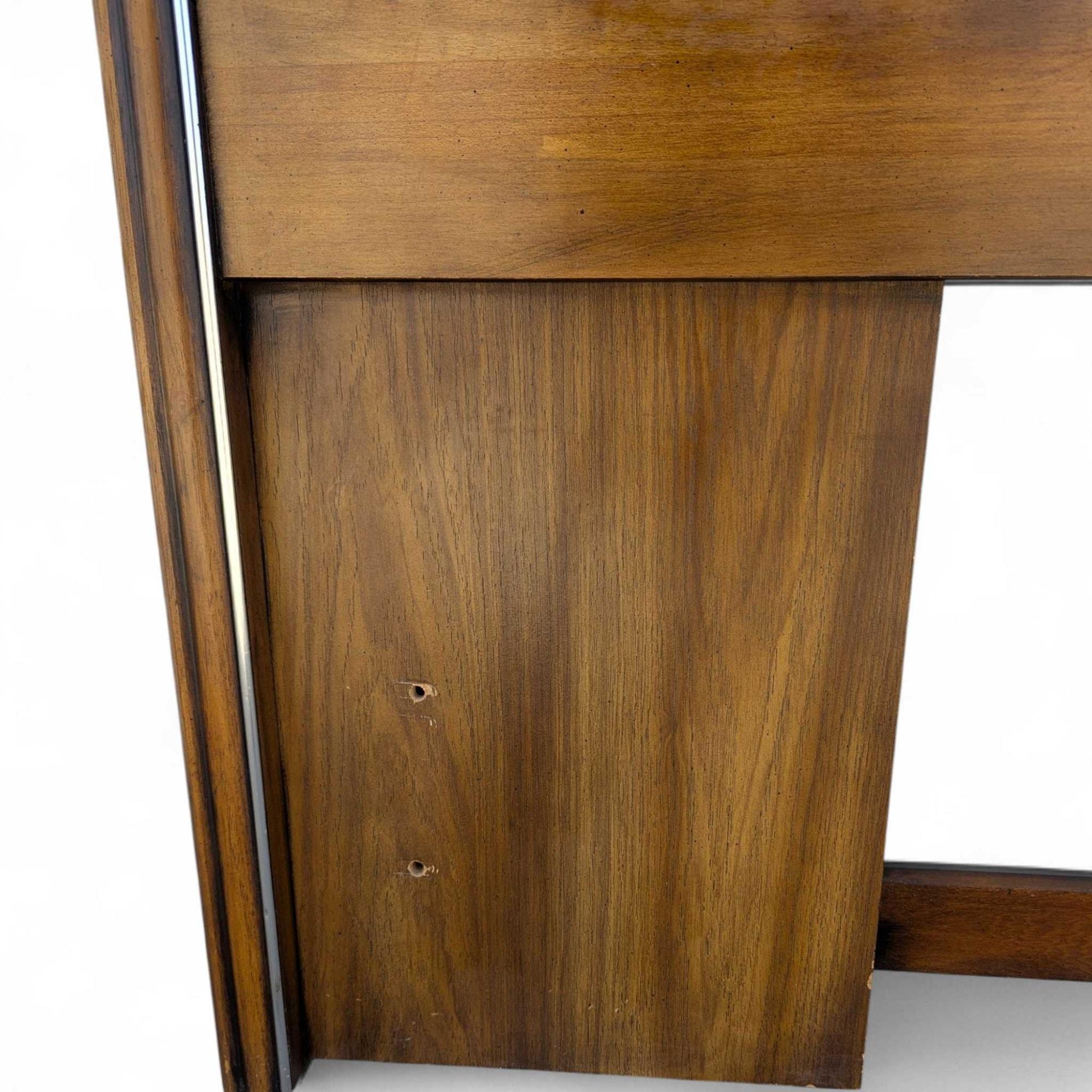 Tête de lit King en placage de noyer avec garniture chromée en vente 8
